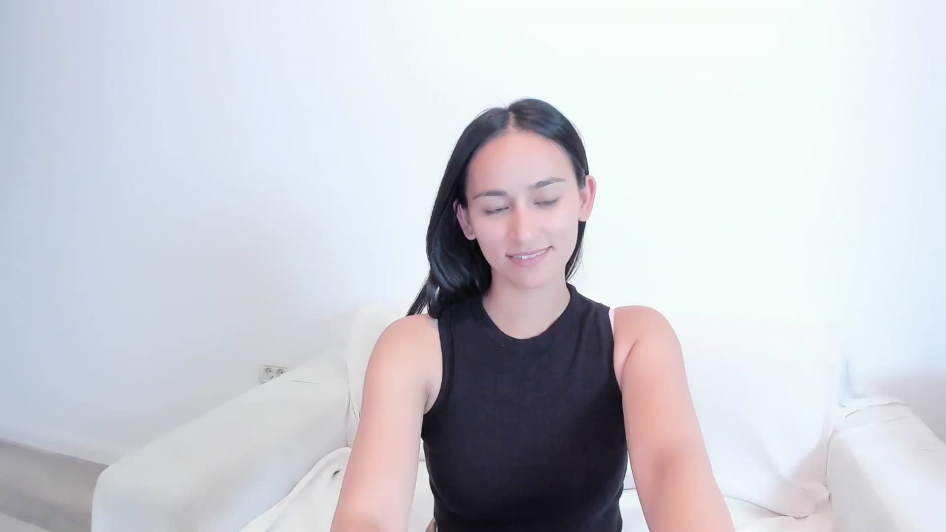 Gallery image thumbnail from Amyourgirl's myfreecams stream on, 04/26/2025, 22:05 image 3 of 20