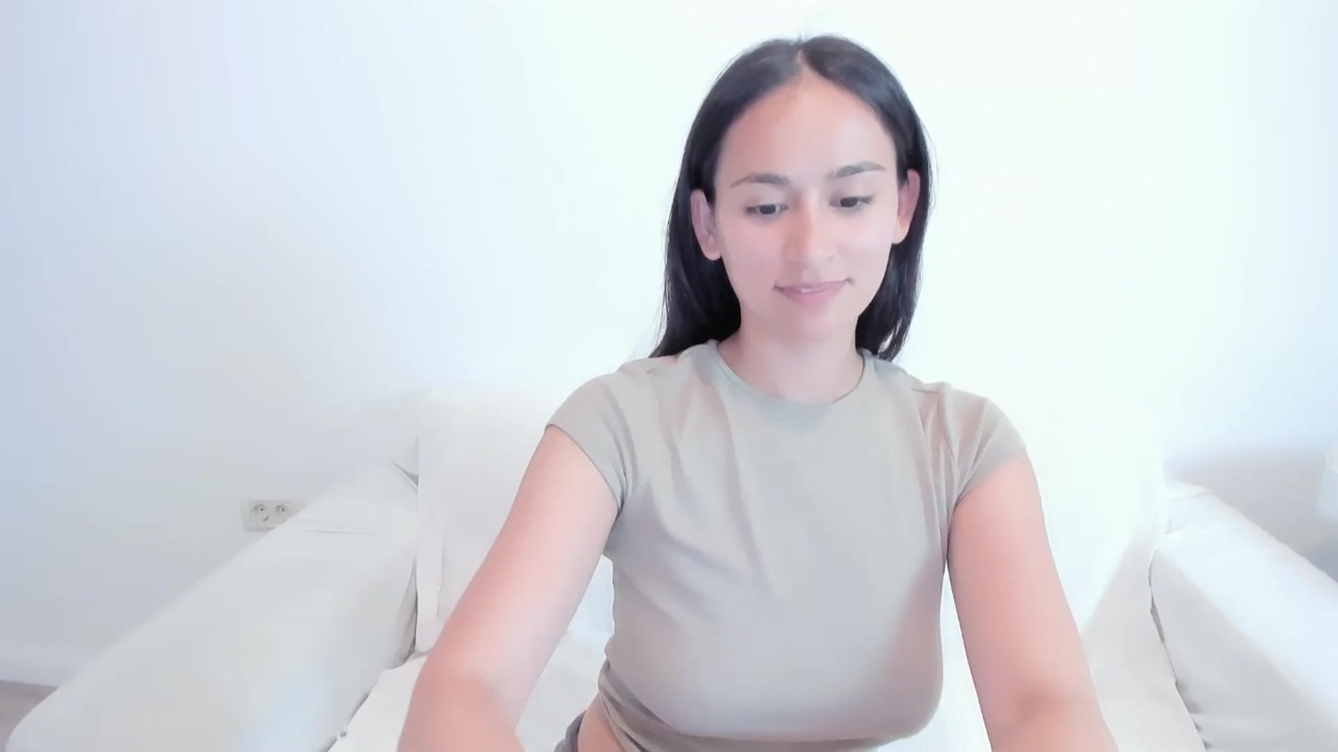 Gallery image thumbnail from Amyourgirl's myfreecams stream on, 05/06/2025, 24:09 image 14 of 20
