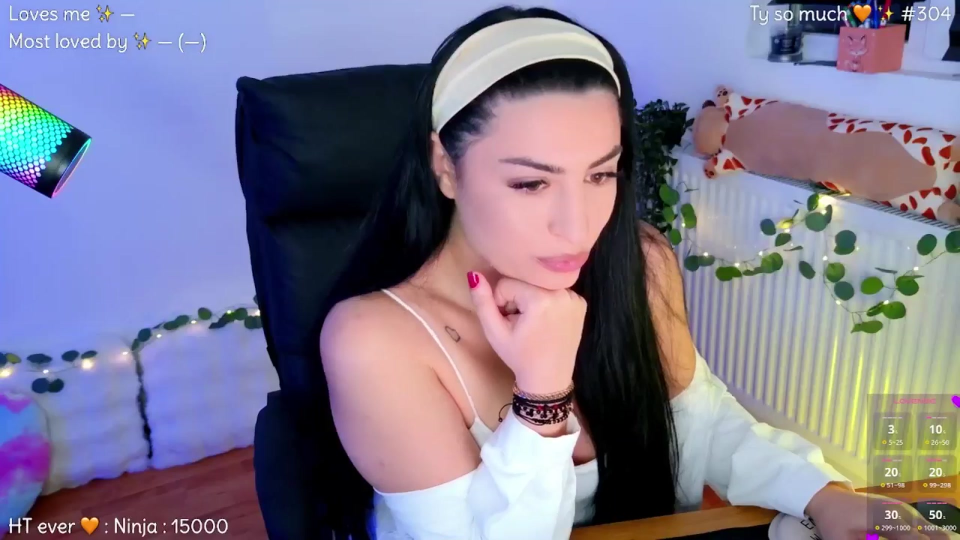 Gallery image thumbnail from Amystique's myfreecams stream on, 04/22/2026, 23:23 image 6 of 20