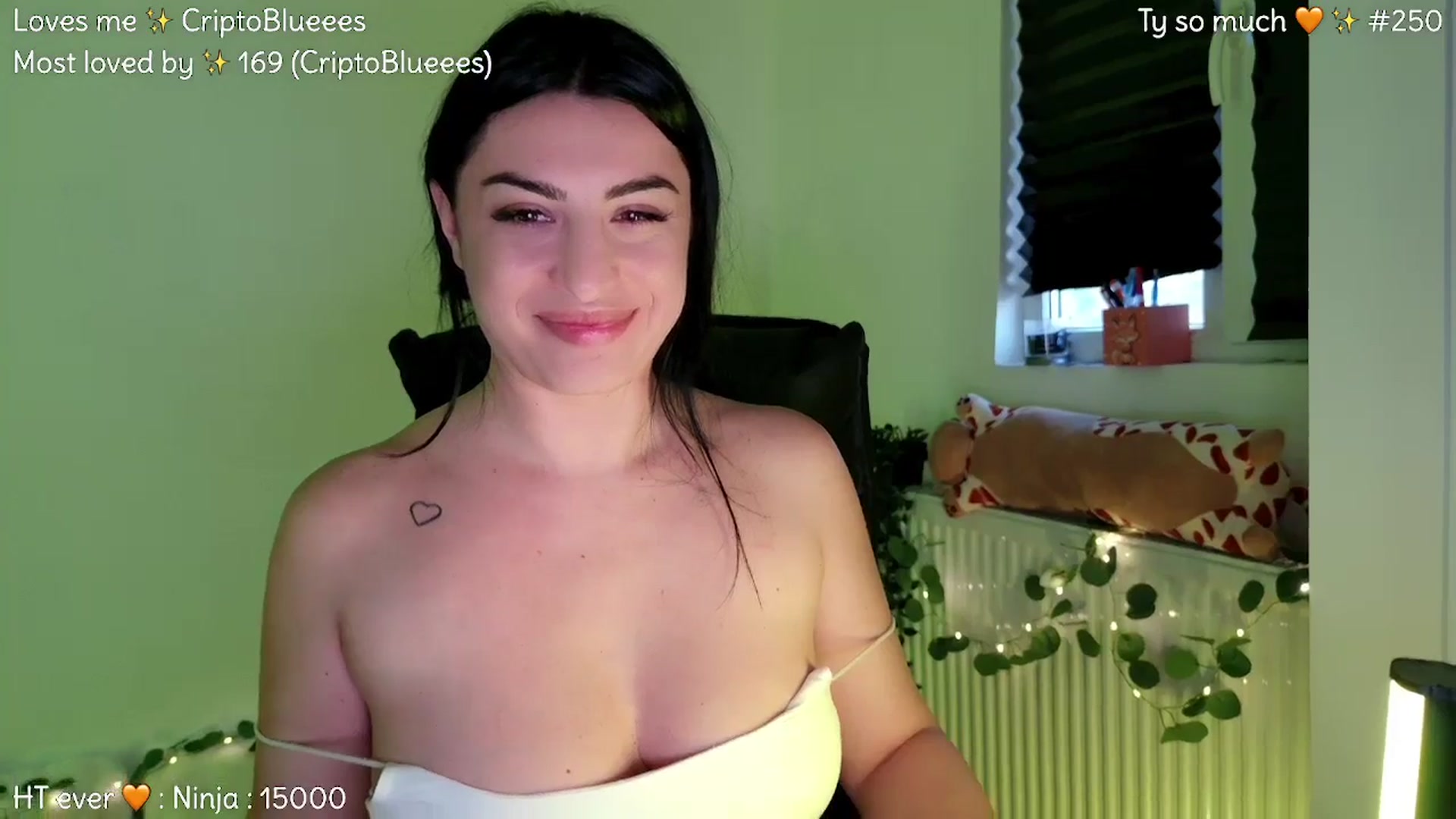 Gallery image thumbnail from Amystique's myfreecams stream on, 04/23/2026, 04:10 image 2 of 20