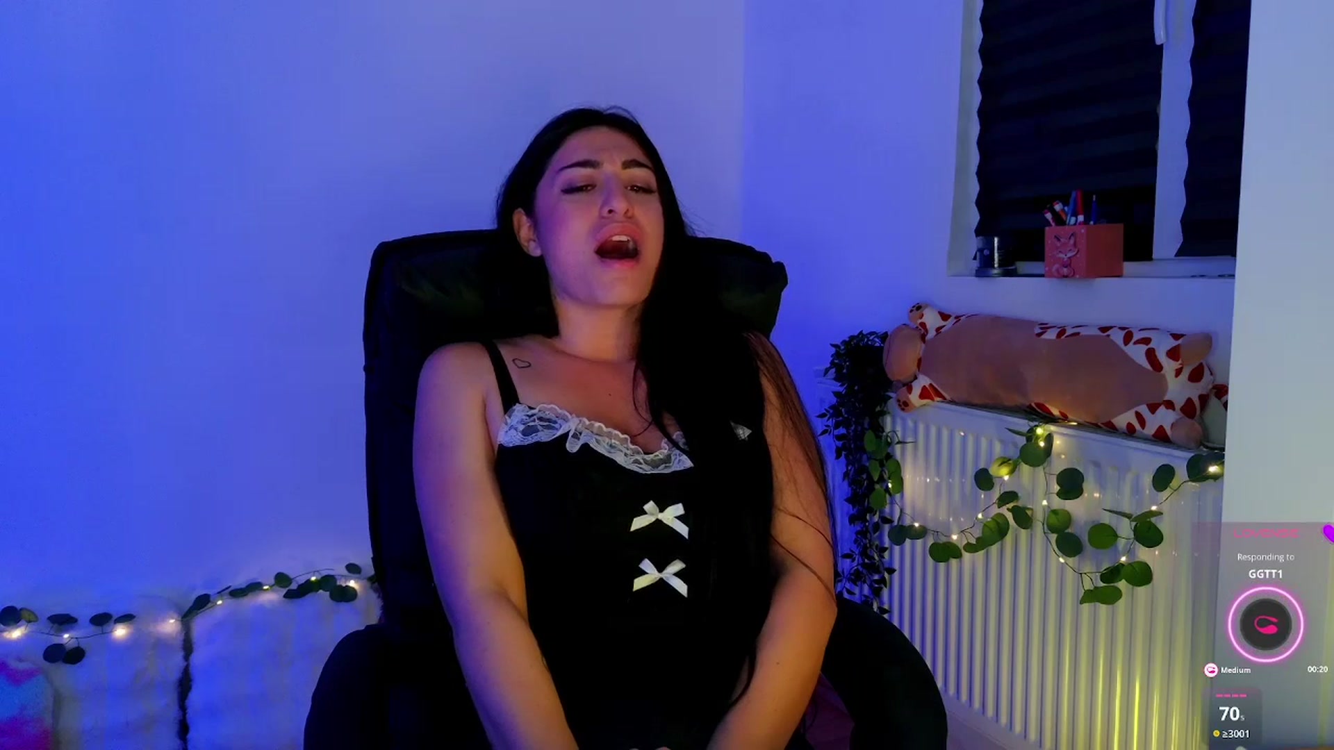 Gallery image thumbnail from Amystique's myfreecams stream on, 04/28/2026, 22:59 image 3 of 20