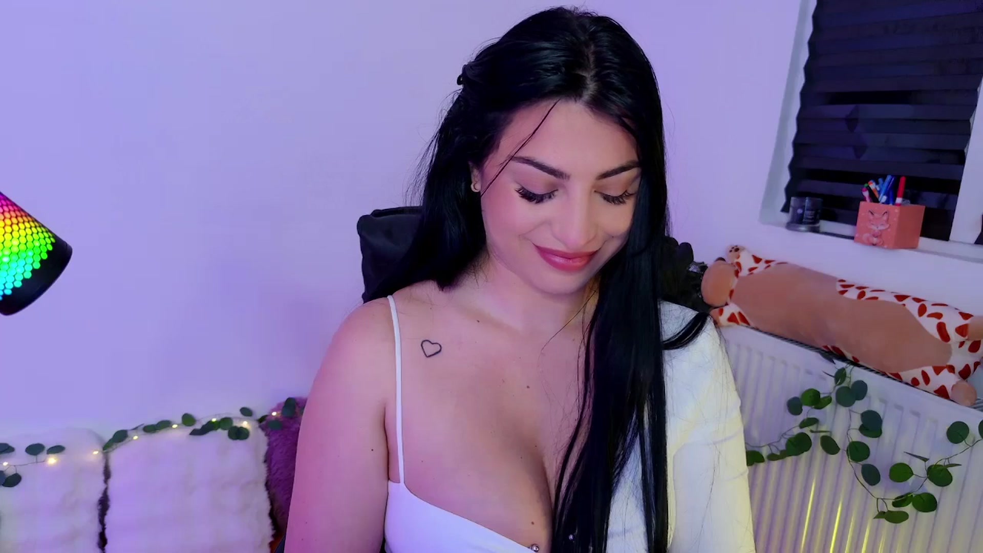 Gallery image thumbnail from Amystique's myfreecams stream on, 04/30/2026, 22:57 image 11 of 20