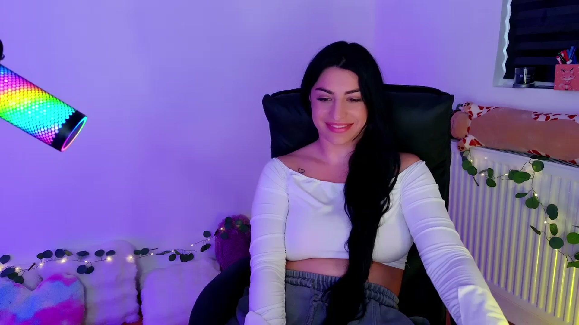 Gallery image thumbnail from Amystique's myfreecams stream on, 05/02/2026, 04:41 image 18 of 20
