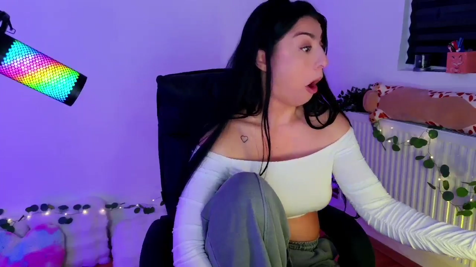 Gallery image thumbnail from Amystique's myfreecams stream on, 05/02/2026, 04:41 image 4 of 20