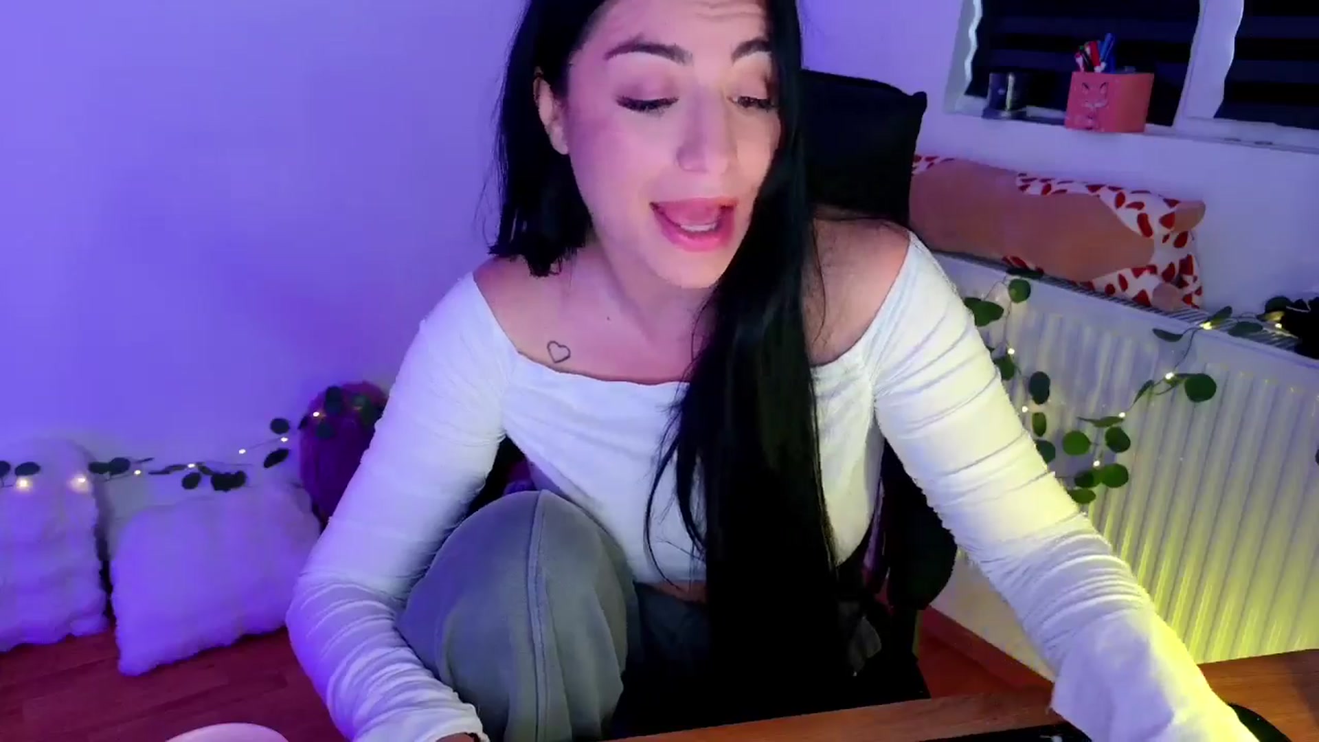 Gallery image thumbnail from Amystique's myfreecams stream on, 05/02/2026, 04:41 image 20 of 20