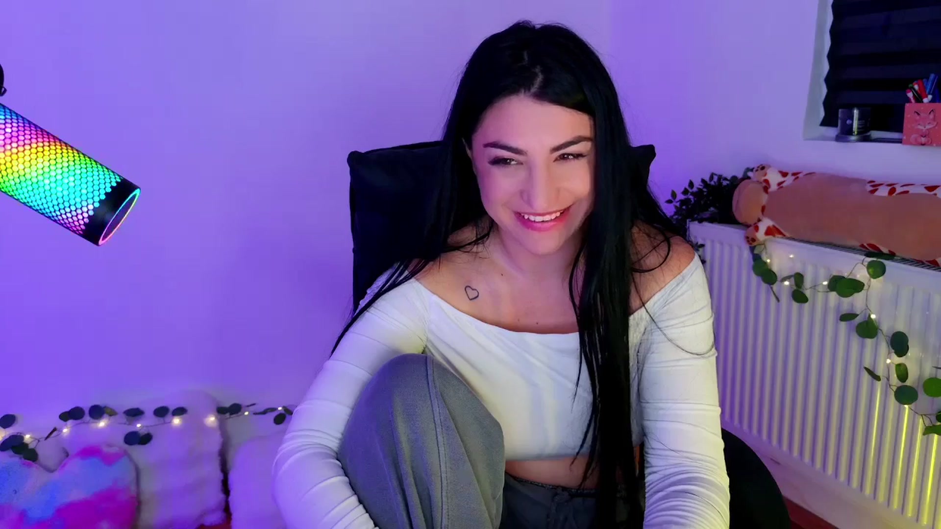Gallery image thumbnail from Amystique's myfreecams stream on, 05/02/2026, 04:41 image 9 of 20