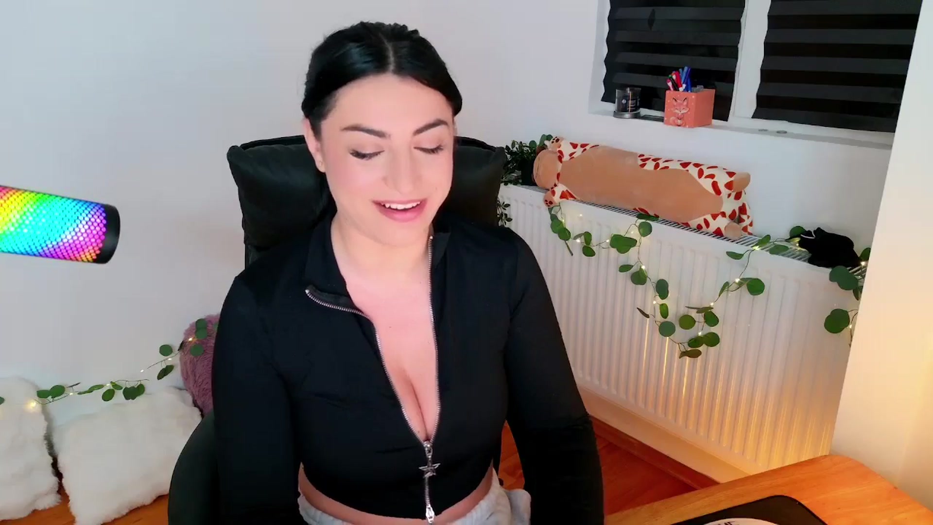 Gallery image thumbnail from Amystique's myfreecams stream on, 05/03/2026, 20:48 image 12 of 20