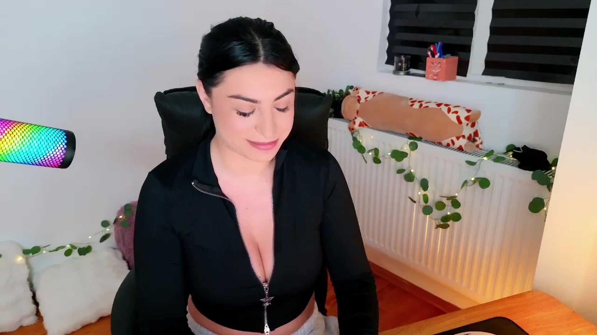 Gallery image thumbnail from Amystique's myfreecams stream on, 05/03/2026, 20:48 image 11 of 20