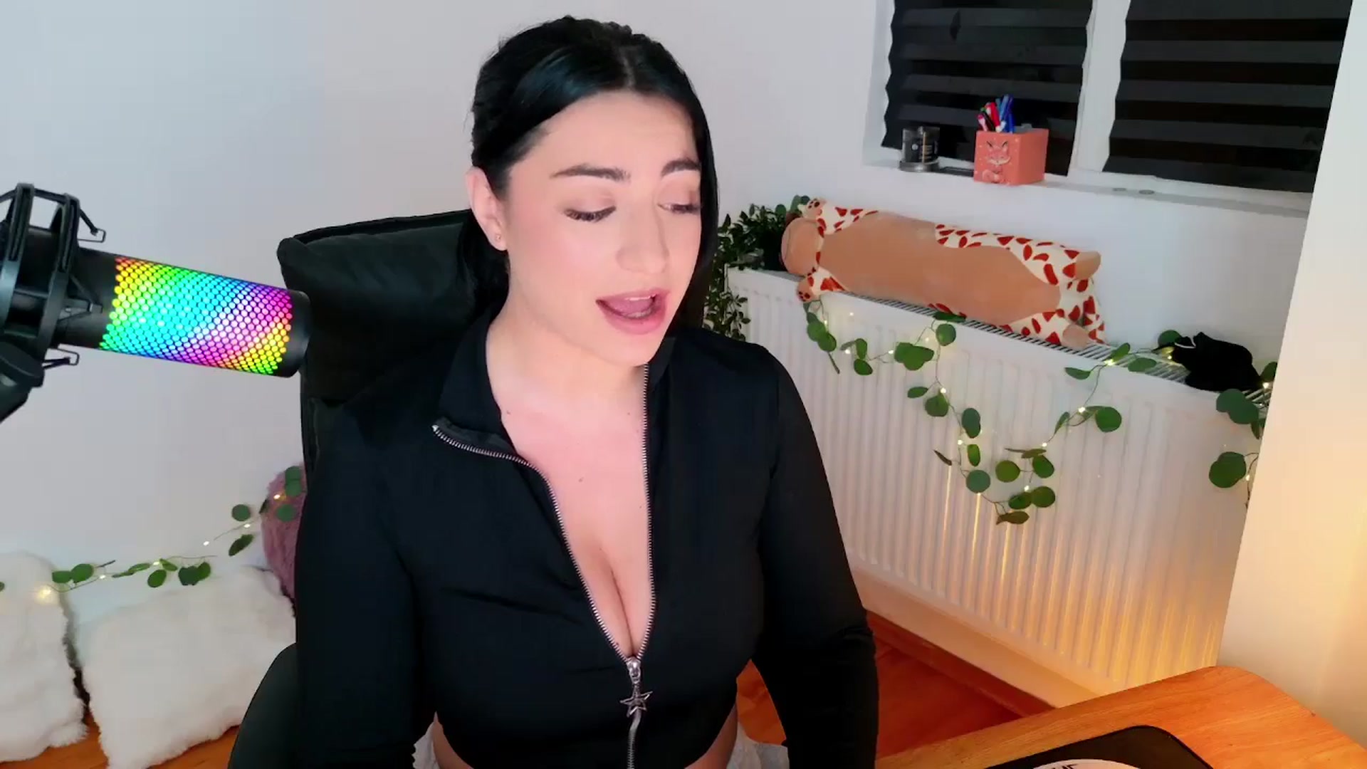 Gallery image thumbnail from Amystique's myfreecams stream on, 05/03/2026, 20:48 image 20 of 20