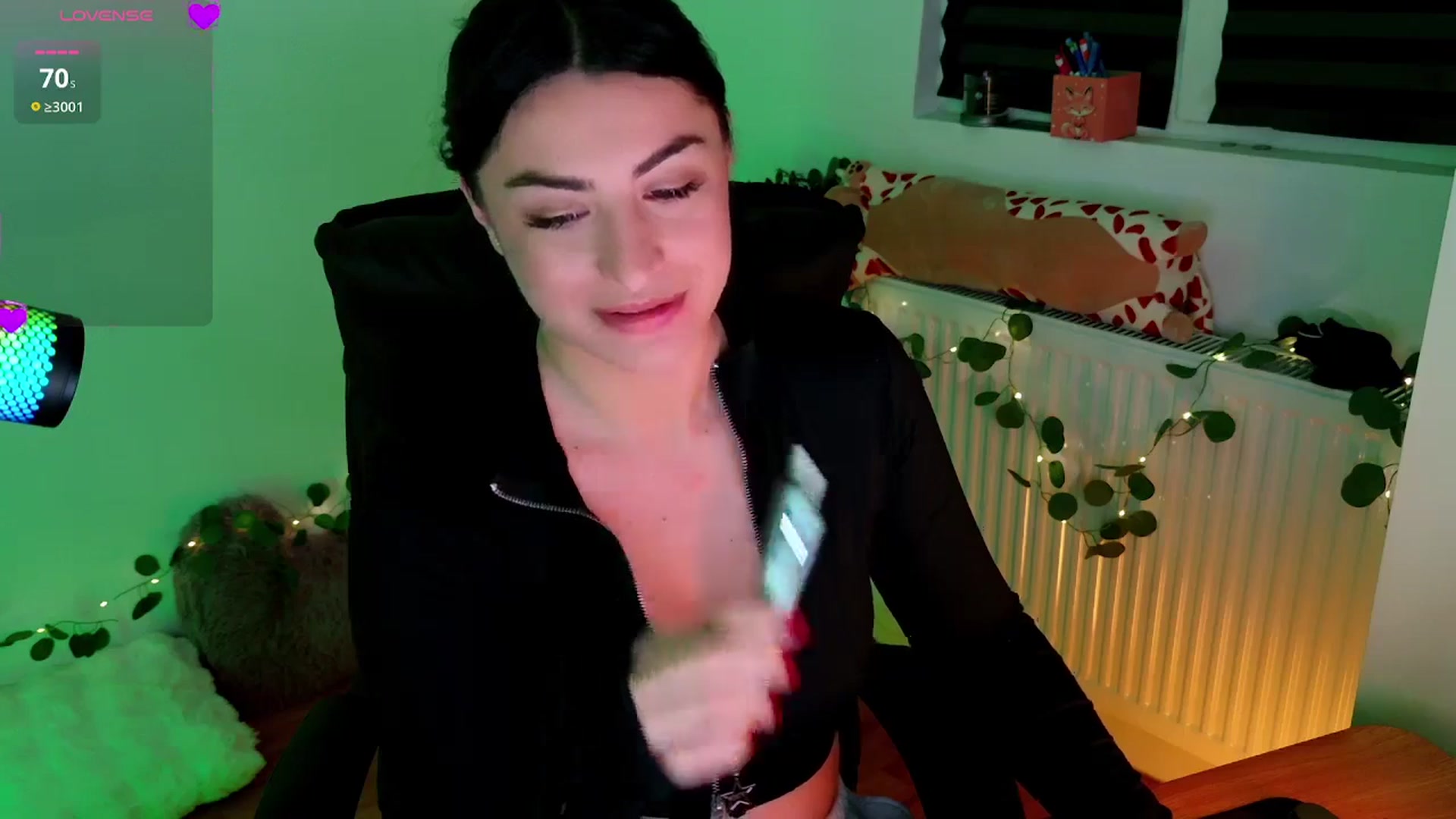 Gallery image thumbnail from Amystique's myfreecams stream on, 05/04/2026, 24:03 image 18 of 20
