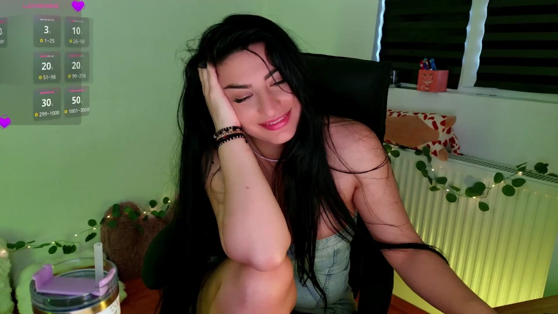 Gallery image thumbnail from Amystique's myfreecams stream on, 05/05/2026, 04:27 image 15 of 20
