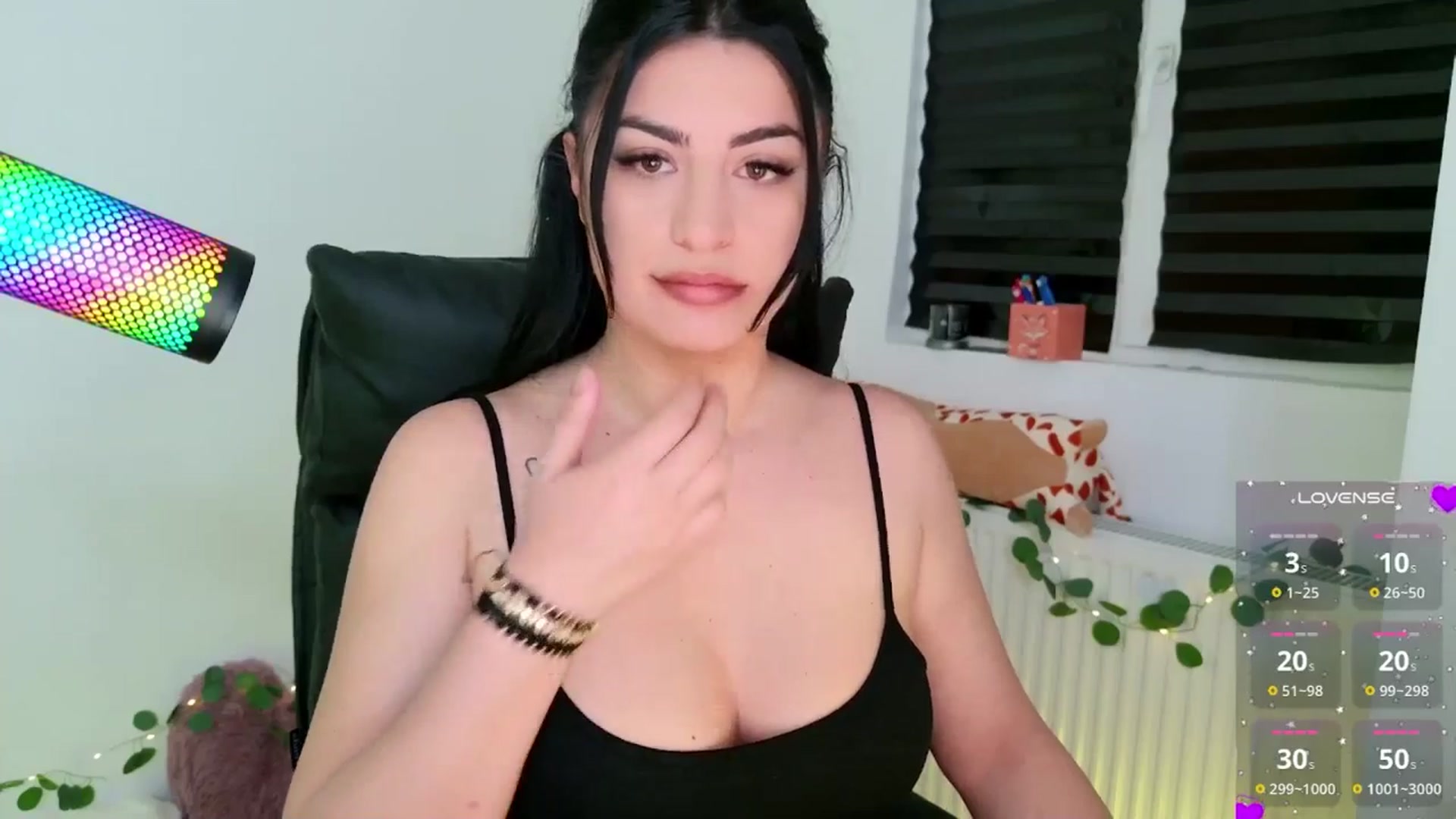 Gallery image thumbnail from Amystique's myfreecams stream on, 05/05/2026, 23:33 image 2 of 20
