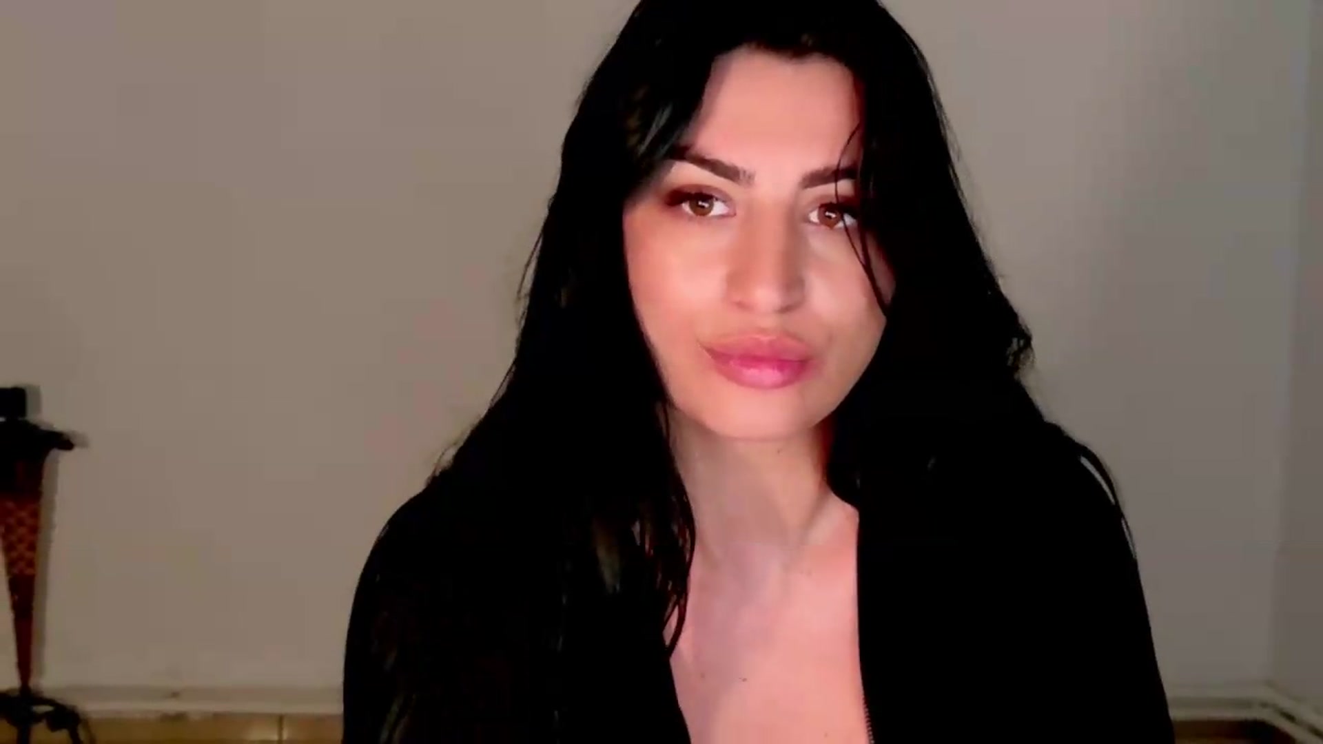 Gallery image thumbnail from Amystique's myfreecams stream on, 05/18/2026, 24:17 image 20 of 20