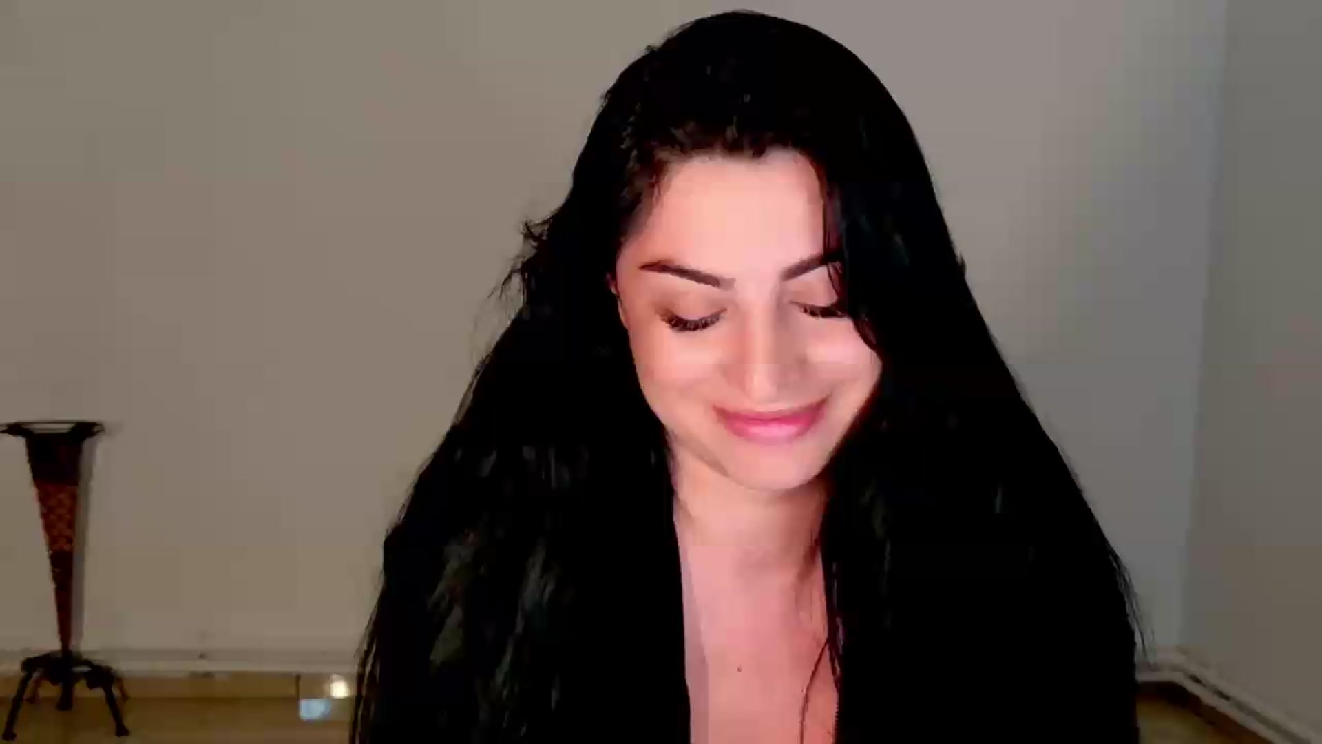 Gallery image thumbnail from Amystique's myfreecams stream on, 05/18/2026, 02:03 image 1 of 20
