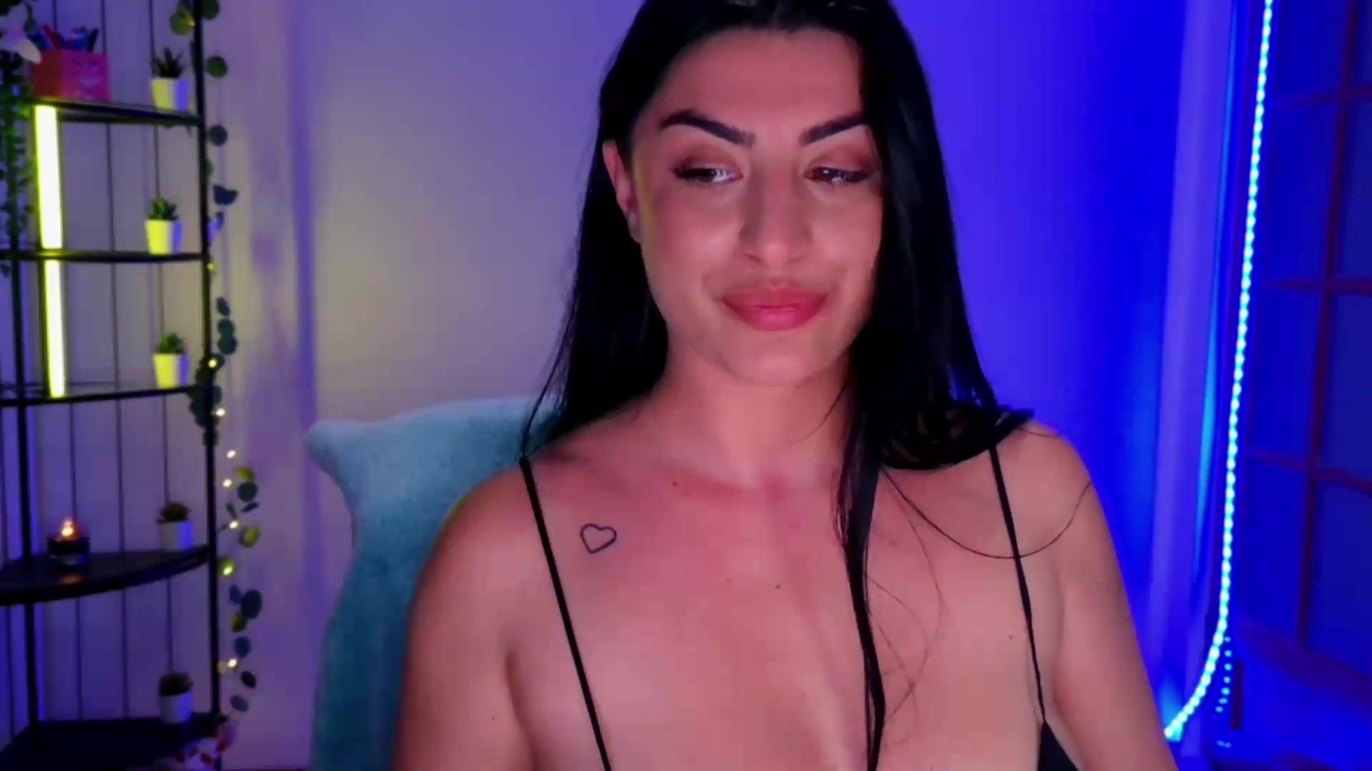 Gallery image thumbnail from Amystique's myfreecams stream on, 05/22/2026, 04:13 image 20 of 20