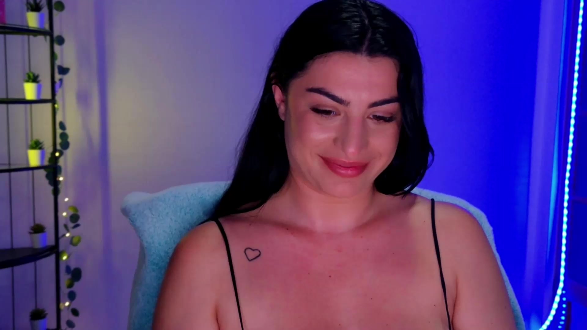 Gallery image thumbnail from Amystique's myfreecams stream on, 05/22/2026, 04:13 image 18 of 20