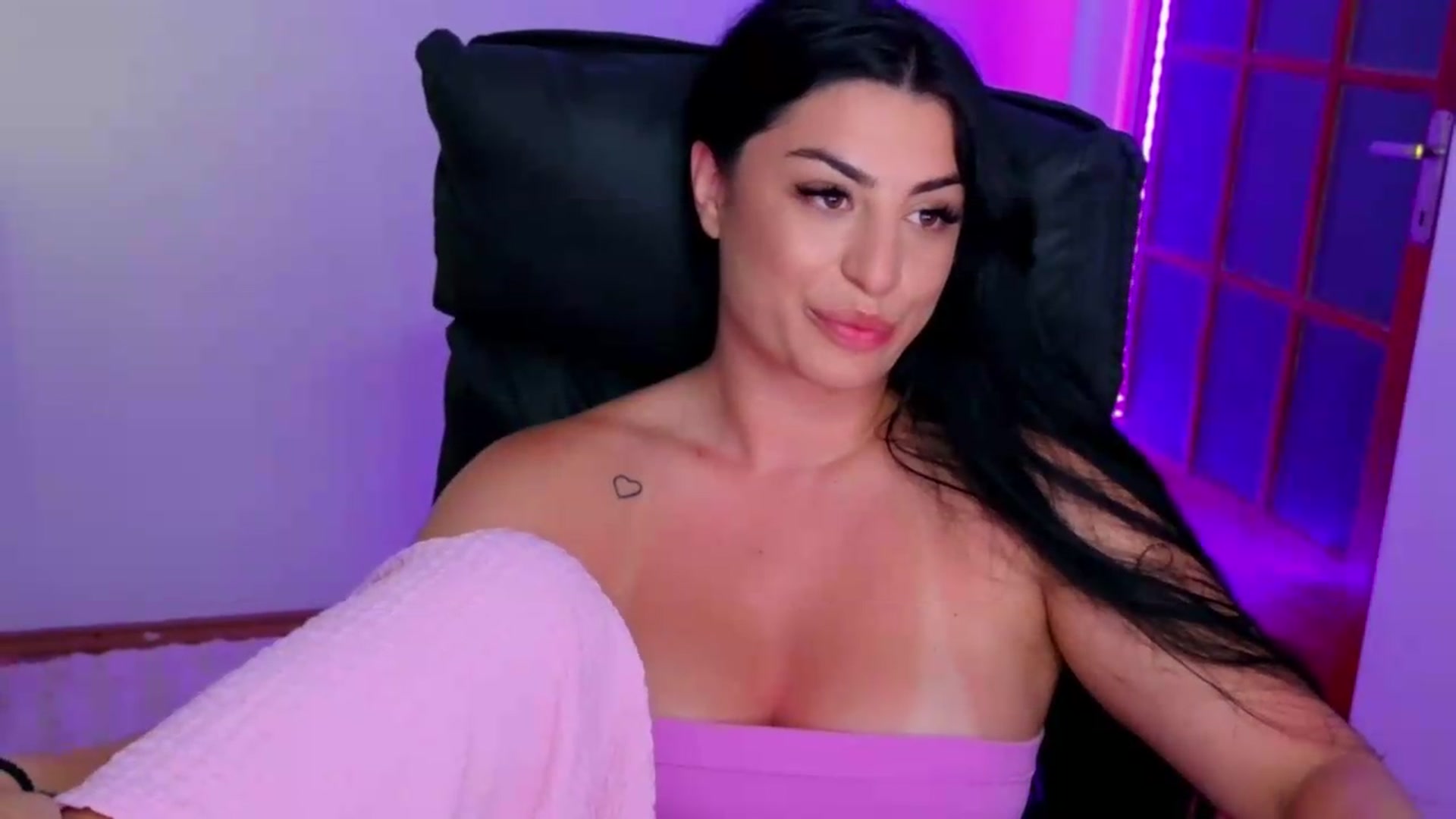 Gallery image thumbnail from Amystique's myfreecams stream on, 05/29/2026, 22:47 image 20 of 20