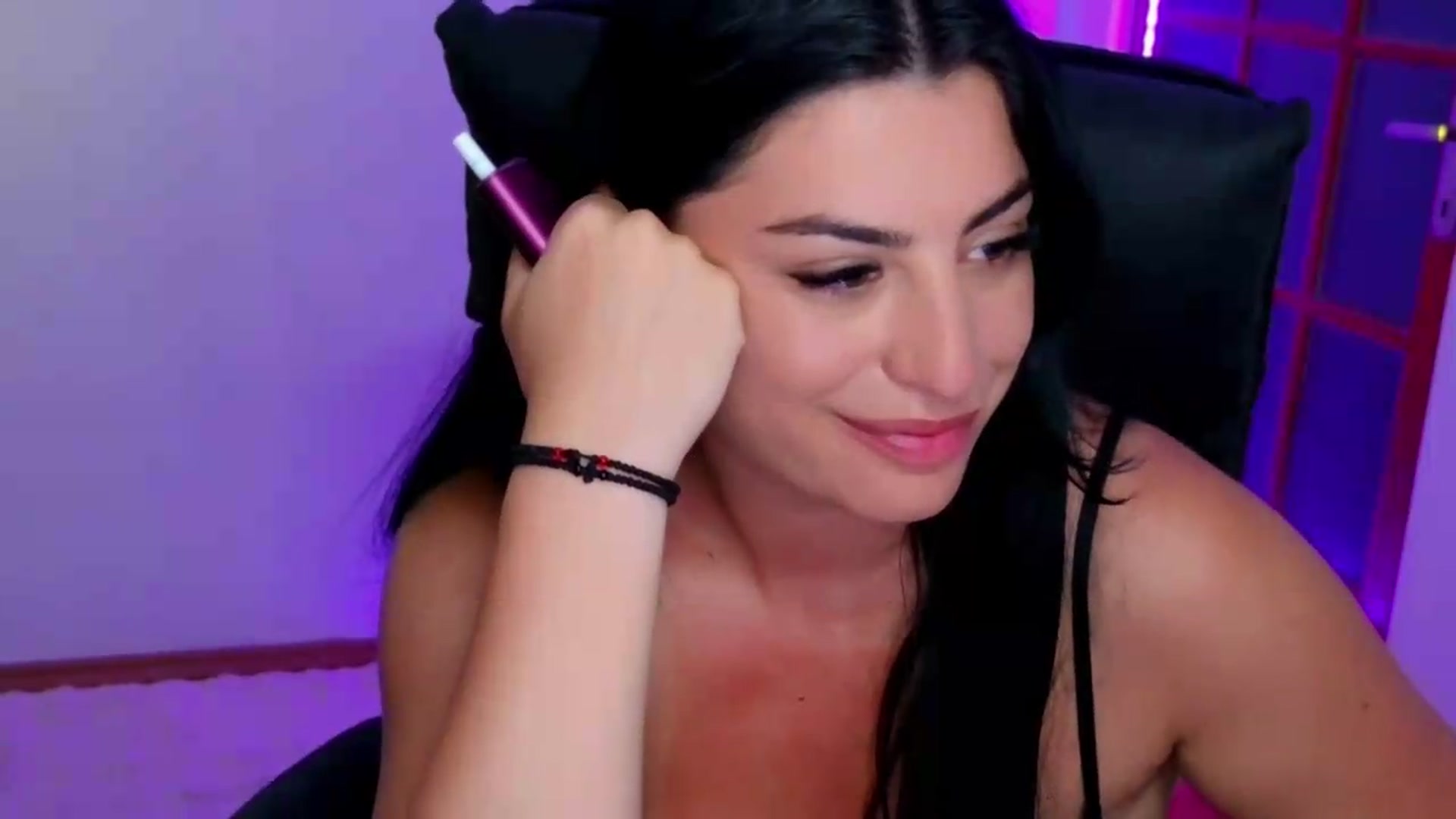 Gallery image thumbnail from Amystique's myfreecams stream on, 05/30/2026, 01:58 image 20 of 20