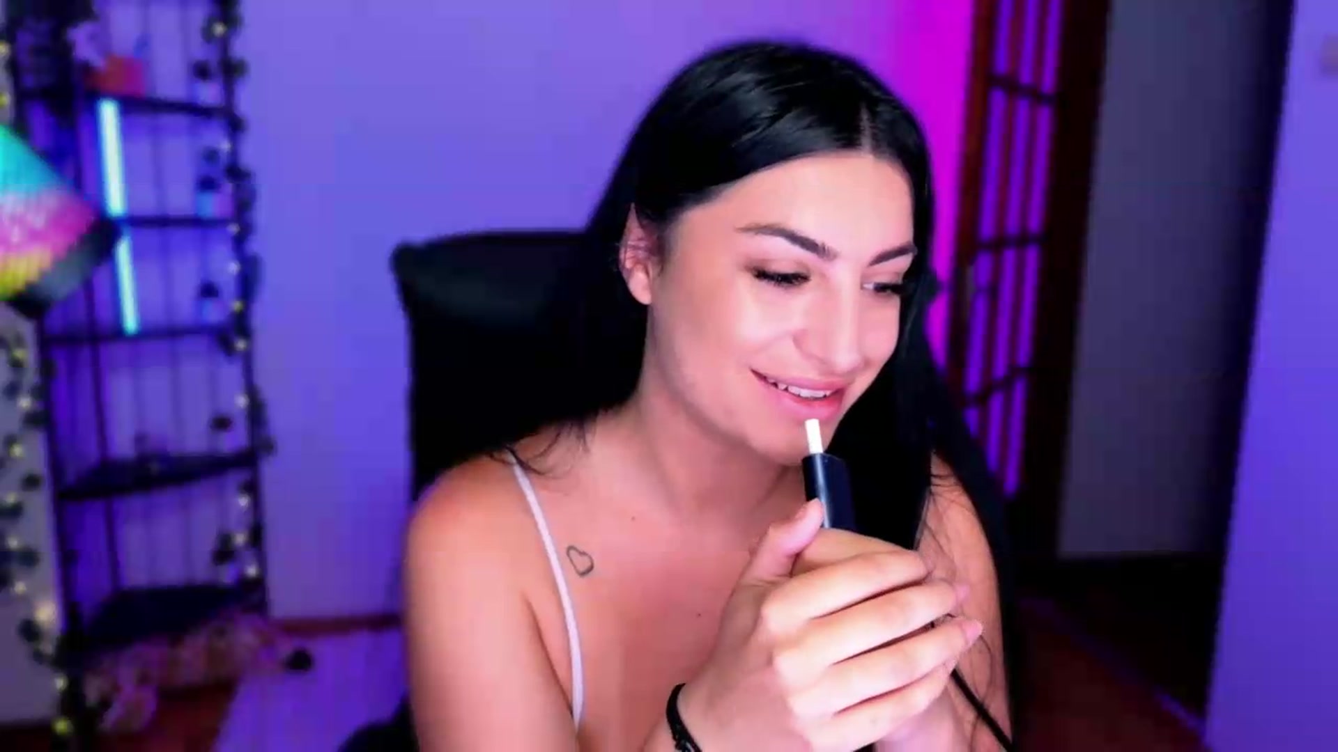 Gallery image thumbnail from Amystique's myfreecams stream on, 05/30/2026, 22:43 image 6 of 20