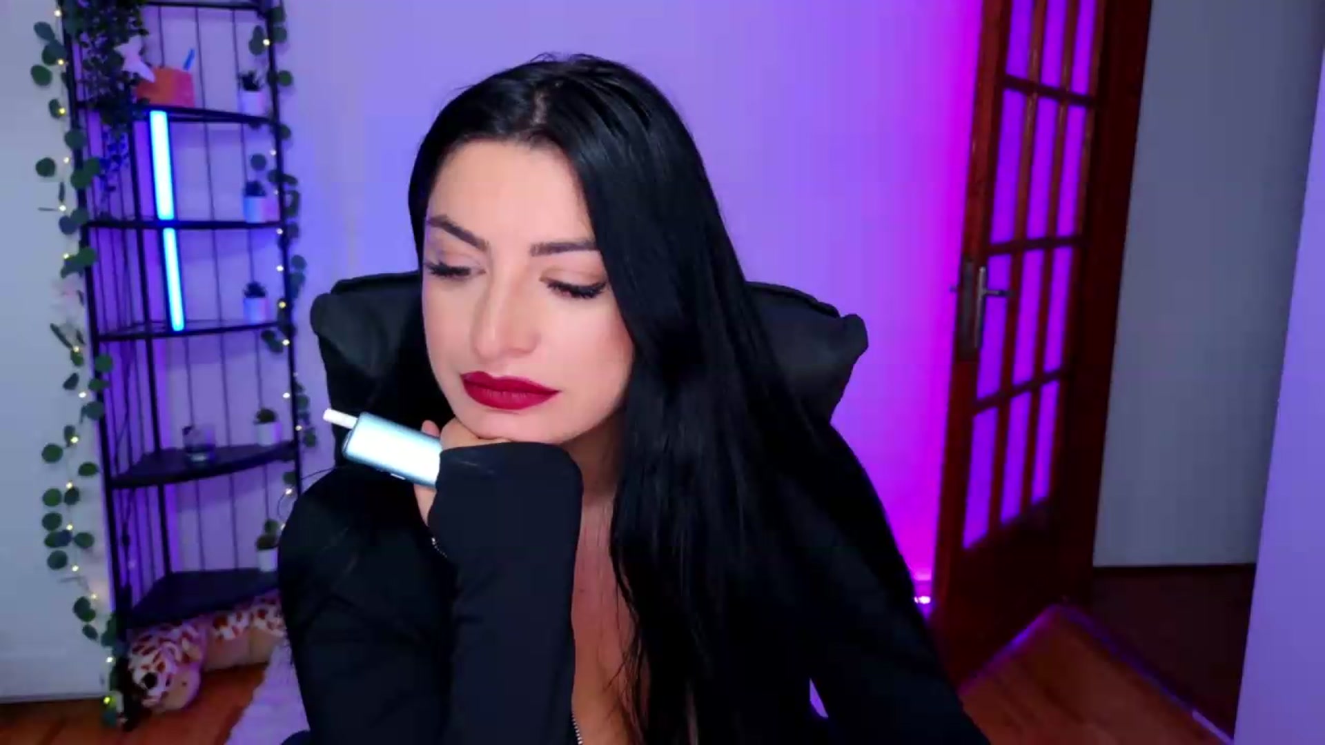 Gallery image thumbnail from Amystique's myfreecams stream on, 06/01/2026, 03:43 image 6 of 20