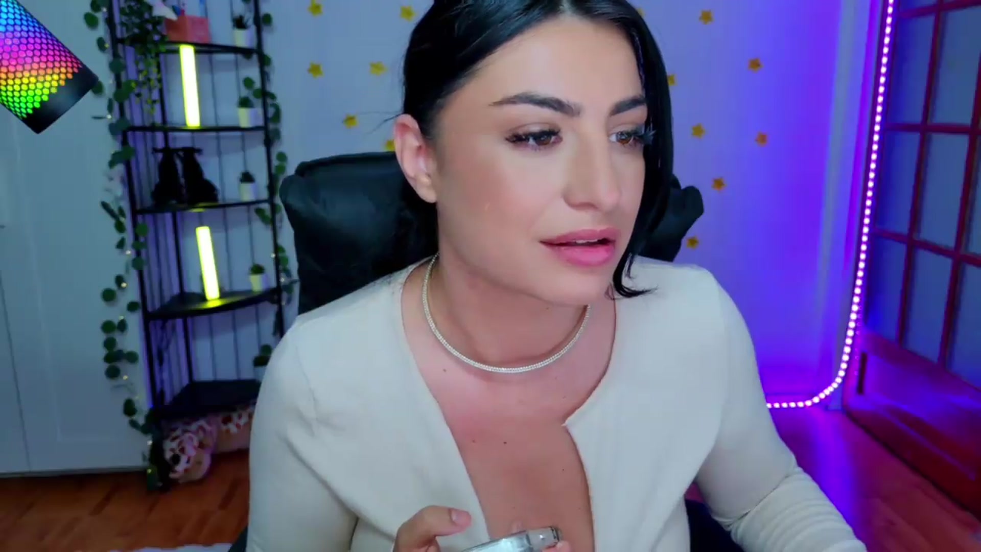 Gallery image thumbnail from Amystique's myfreecams stream on, 06/07/2026, 04:38 image 13 of 20