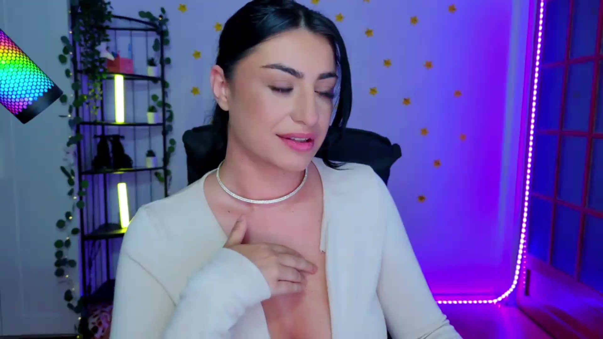 Gallery image thumbnail from Amystique's myfreecams stream on, 06/07/2026, 04:38 image 3 of 20