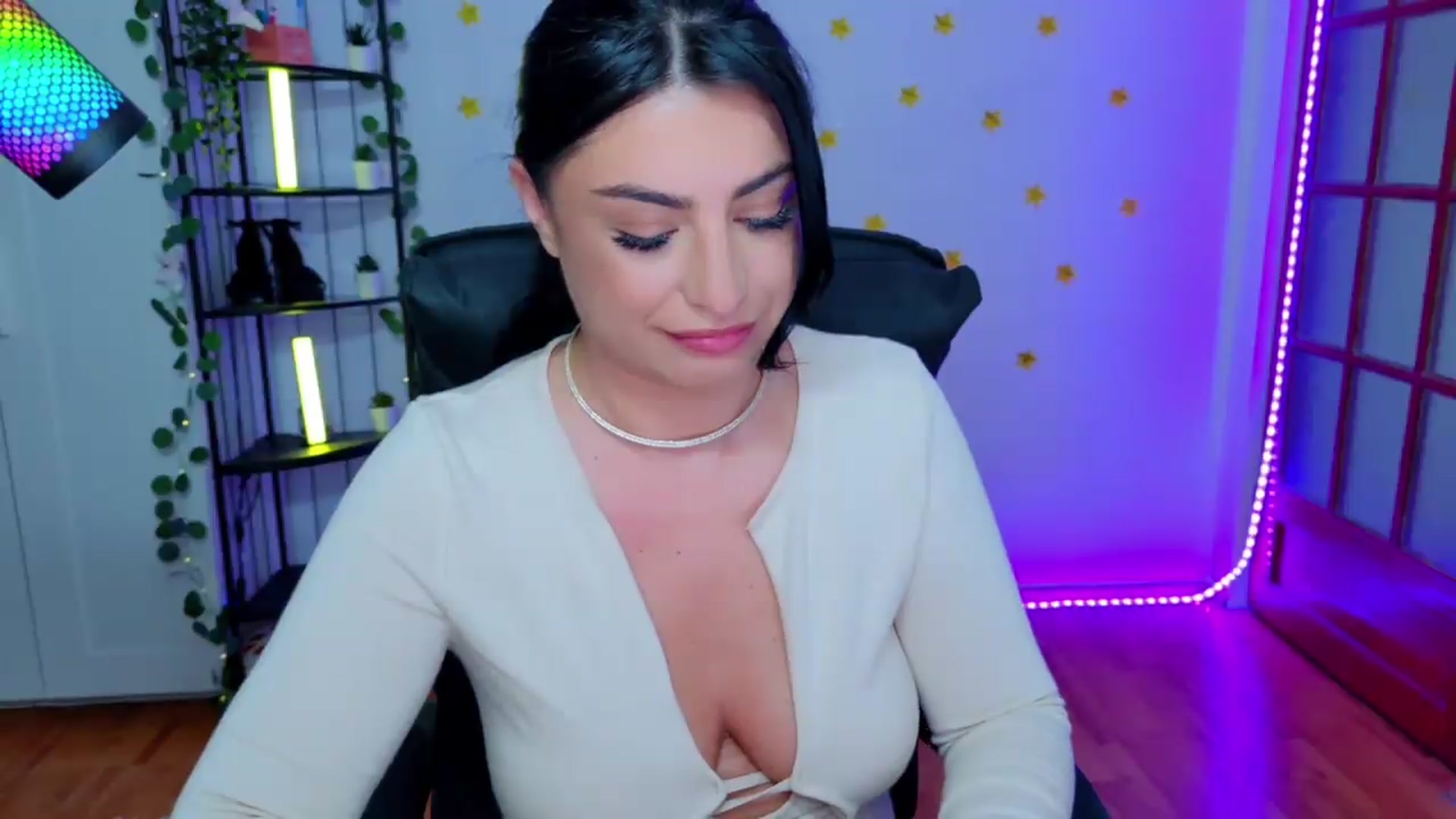Gallery image thumbnail from Amystique's myfreecams stream on, 06/07/2026, 04:38 image 14 of 20