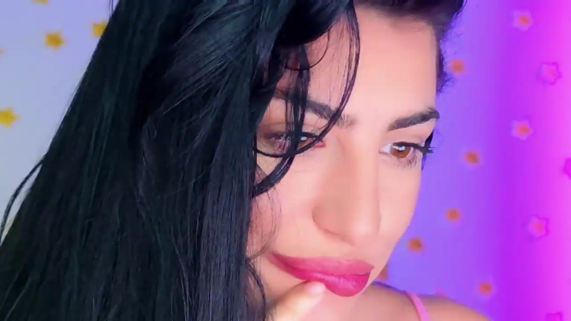 Gallery image thumbnail from Amystique's myfreecams stream on, 06/14/2026, 23:21 image 15 of 20