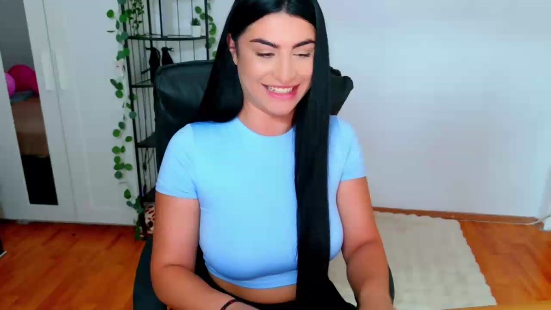 Gallery image thumbnail from Amystique's myfreecams stream on, 06/23/2026, 14:00 image 4 of 20