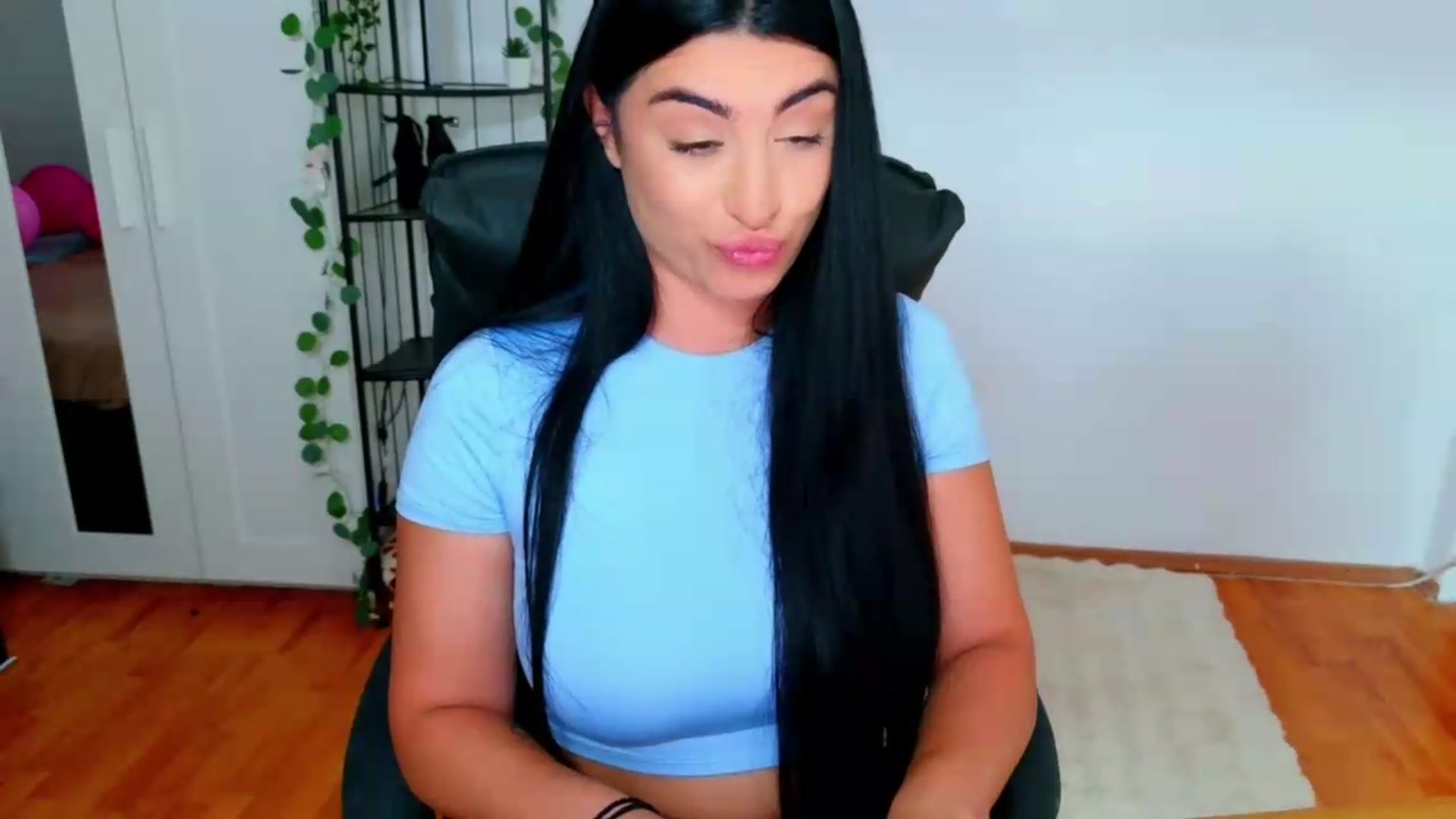 Gallery image thumbnail from Amystique's myfreecams stream on, 06/23/2026, 14:00 image 8 of 20