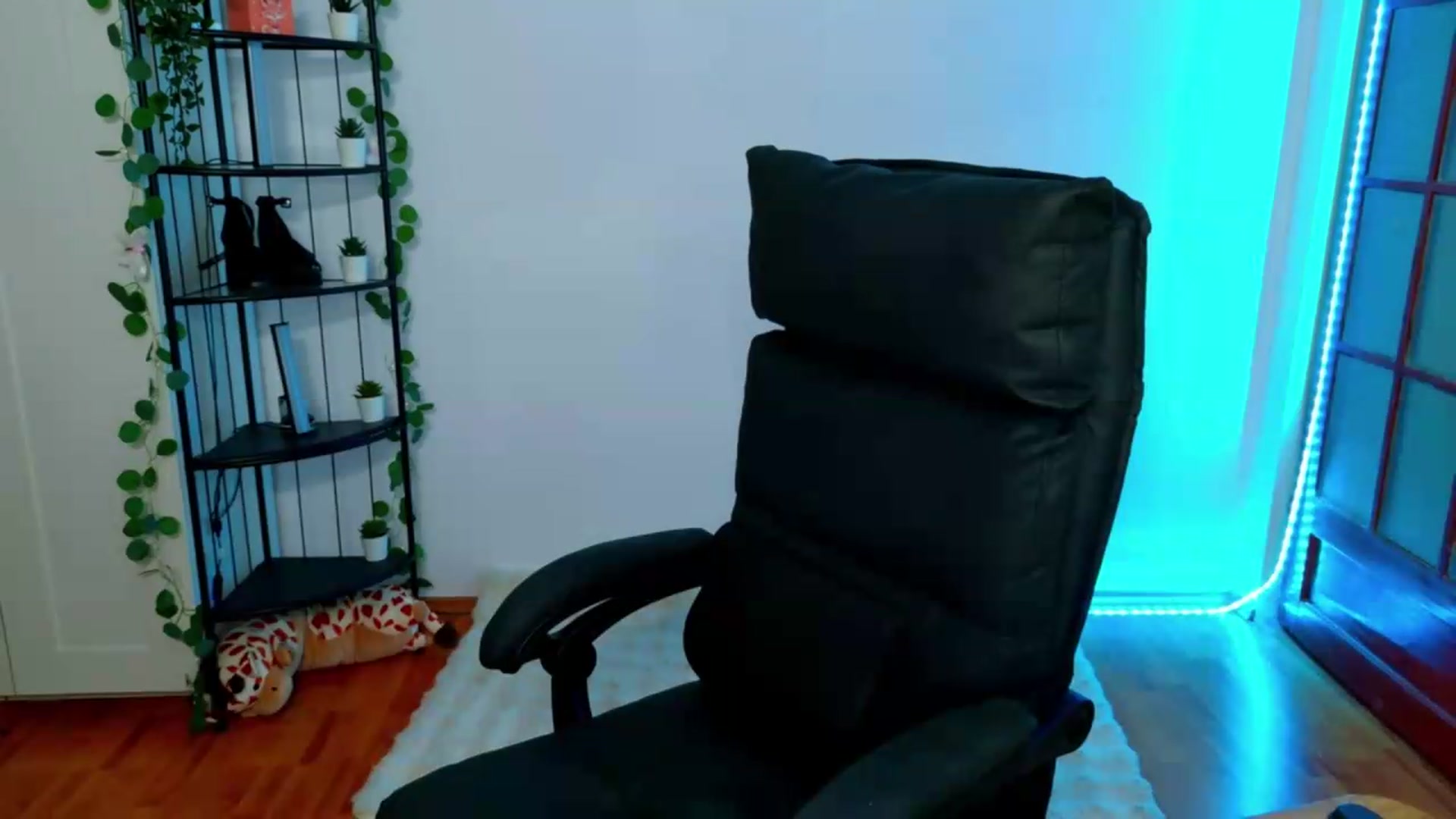 Gallery image thumbnail from Amystique's myfreecams stream on, 06/23/2026, 17:17 image 14 of 20
