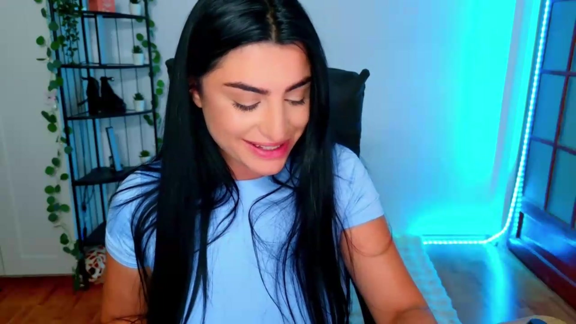 Gallery image thumbnail from Amystique's myfreecams stream on, 06/23/2026, 17:17 image 13 of 20
