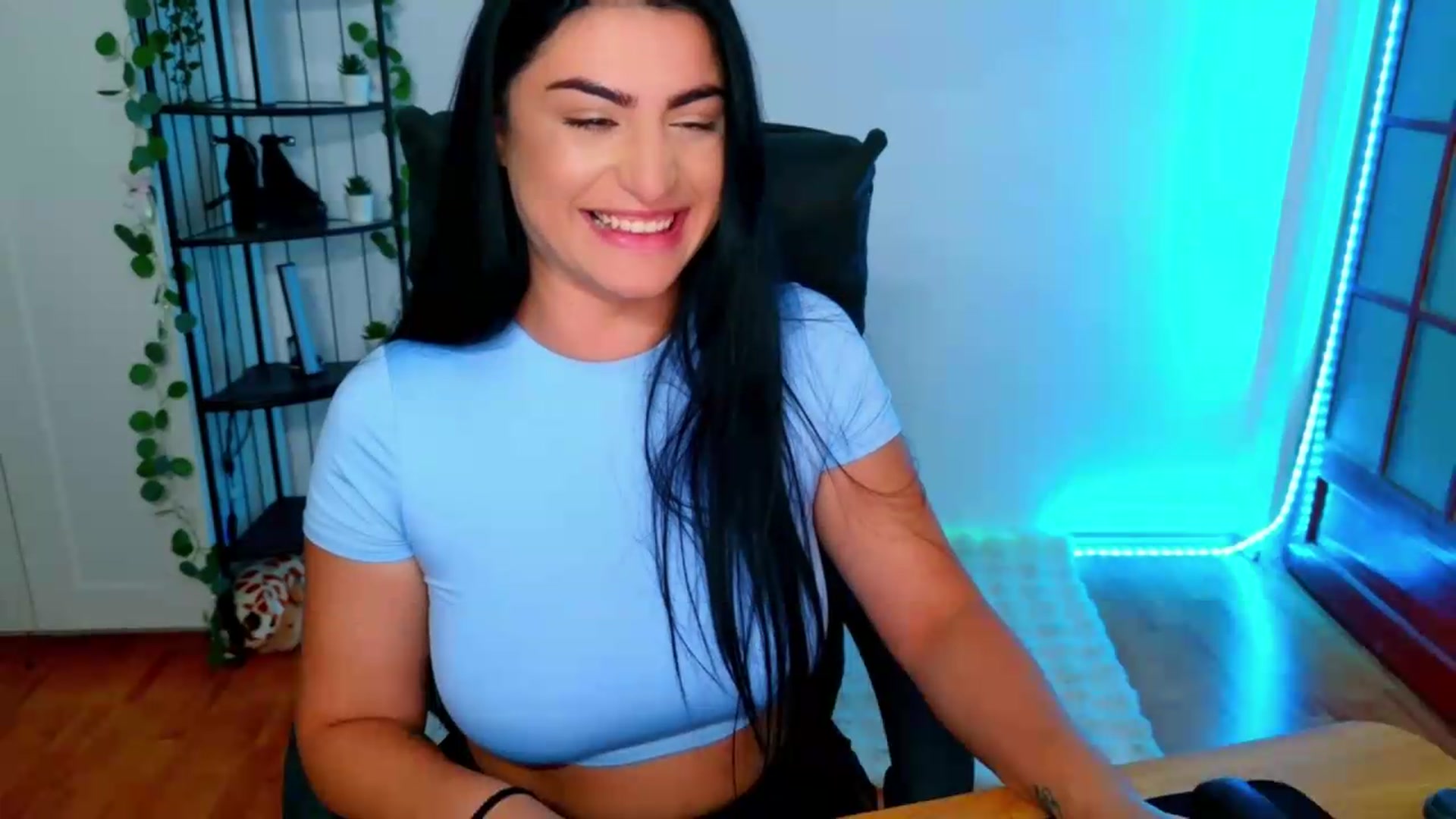 Gallery image thumbnail from Amystique's myfreecams stream on, 06/23/2026, 17:17 image 12 of 20