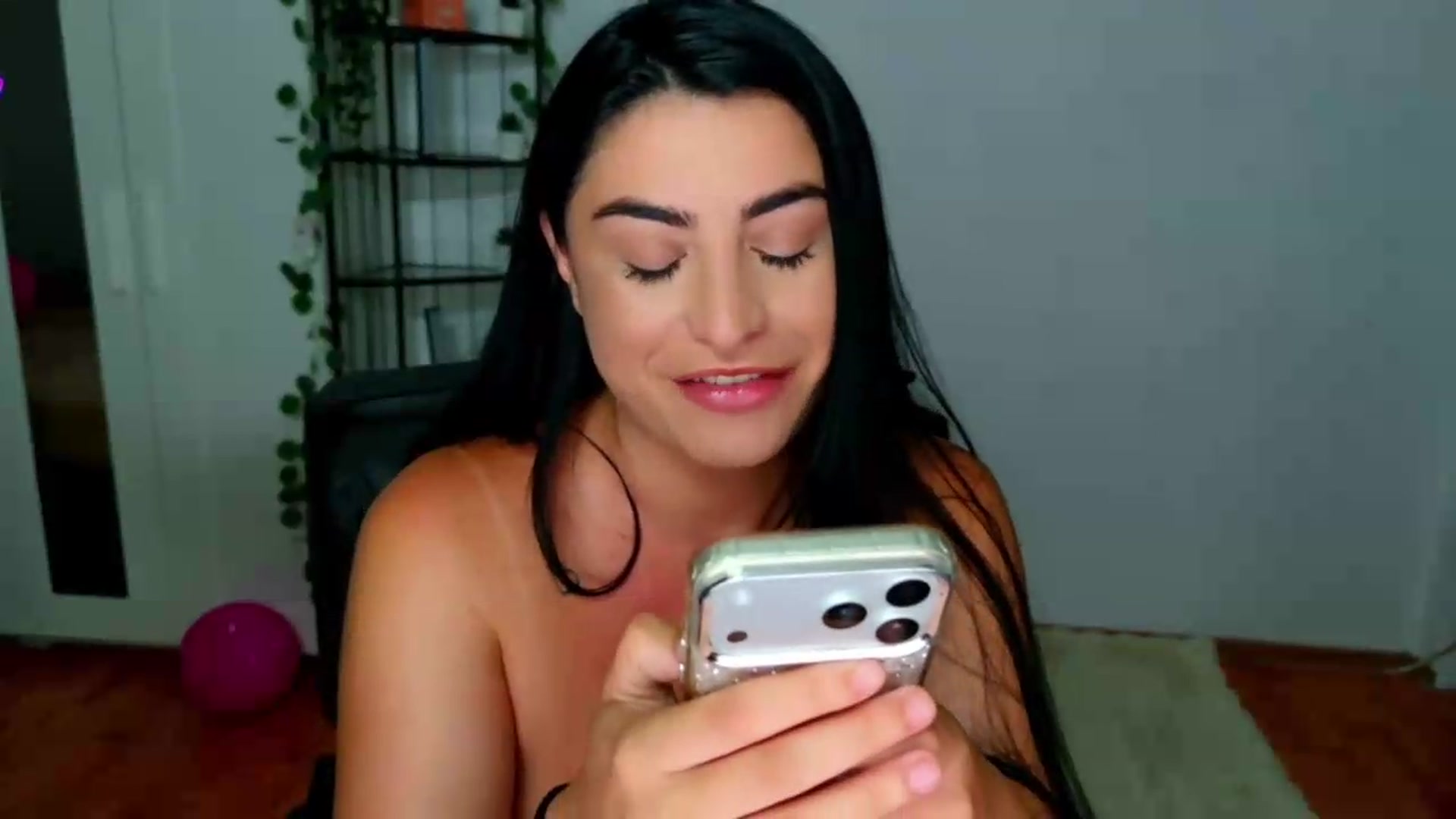 Gallery image thumbnail from Amystique's myfreecams stream on, 06/24/2026, 19:17 image 20 of 20