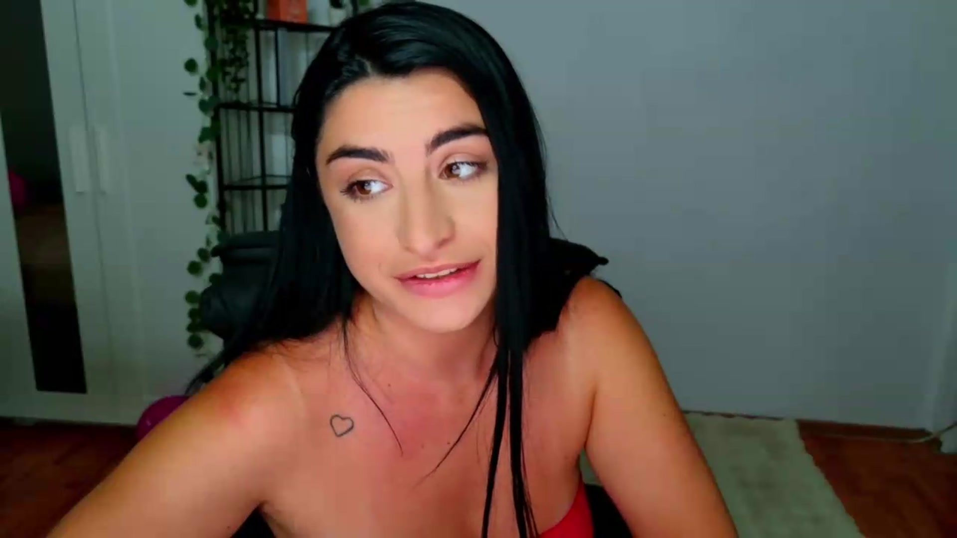 Gallery image thumbnail from Amystique's myfreecams stream on, 06/24/2026, 19:17 image 14 of 20