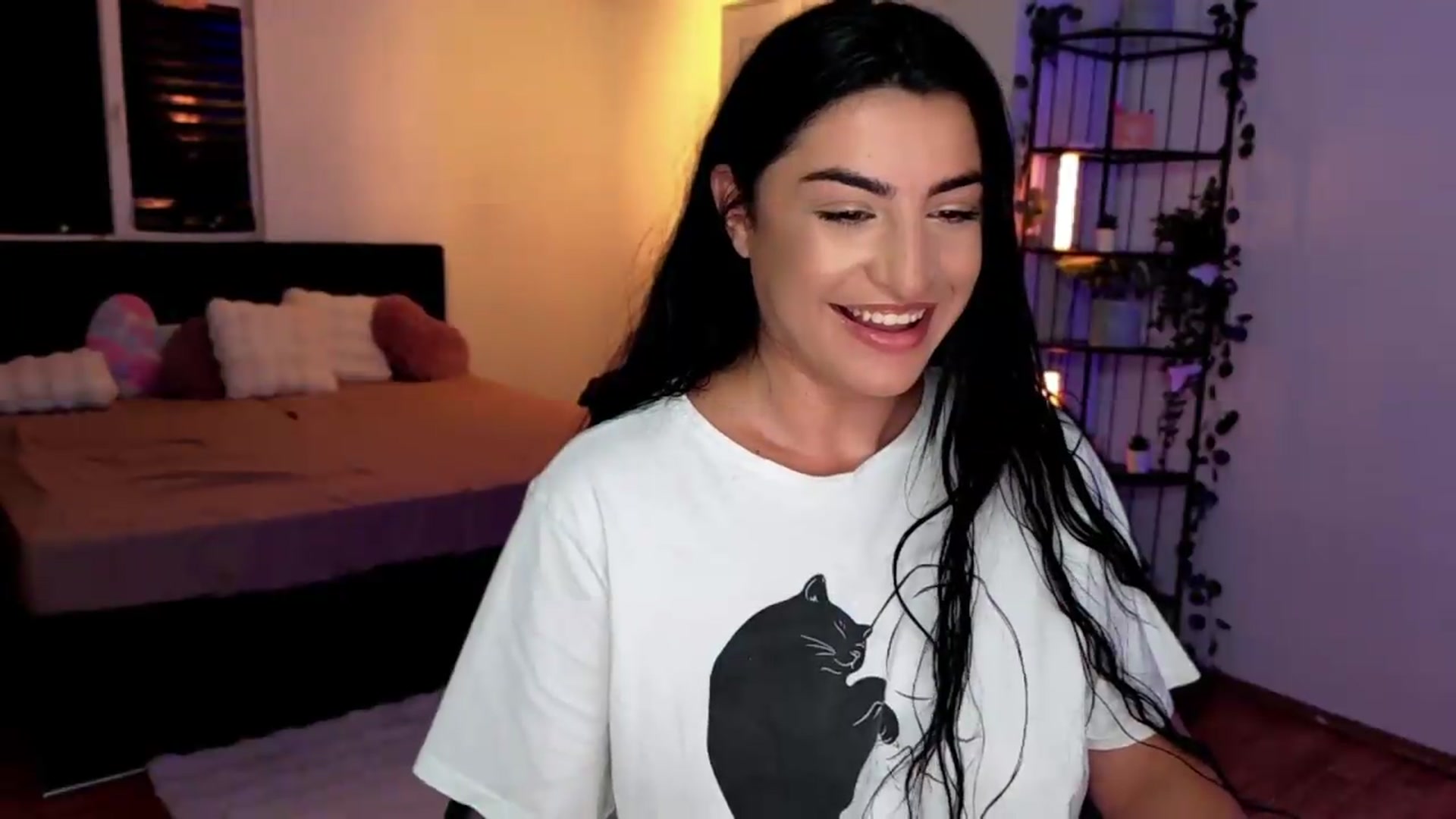 Gallery image thumbnail from Amystique's myfreecams stream on, 06/25/2026, 20:20 image 12 of 20