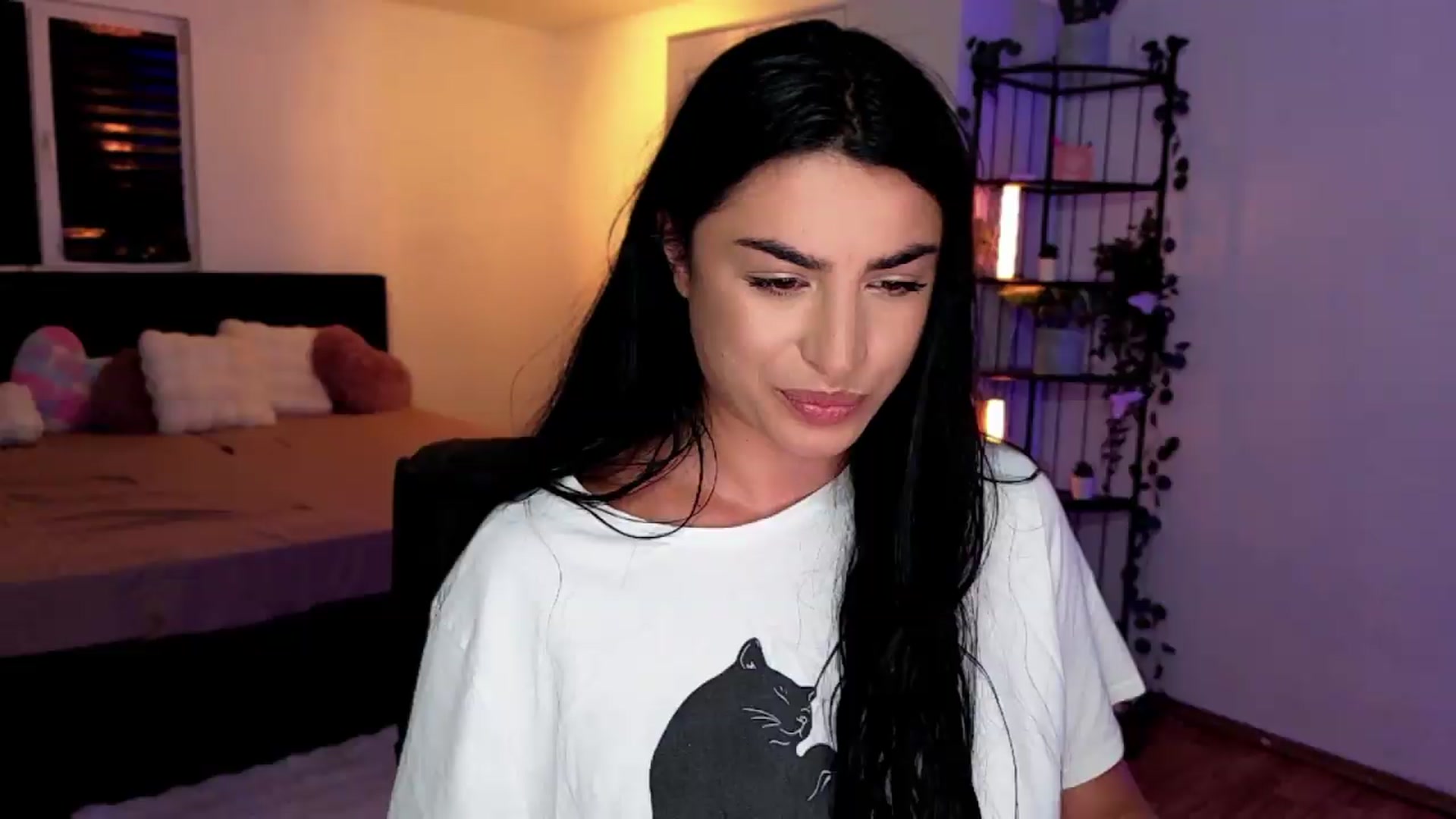 Gallery image thumbnail from Amystique's myfreecams stream on, 06/25/2026, 20:20 image 3 of 20