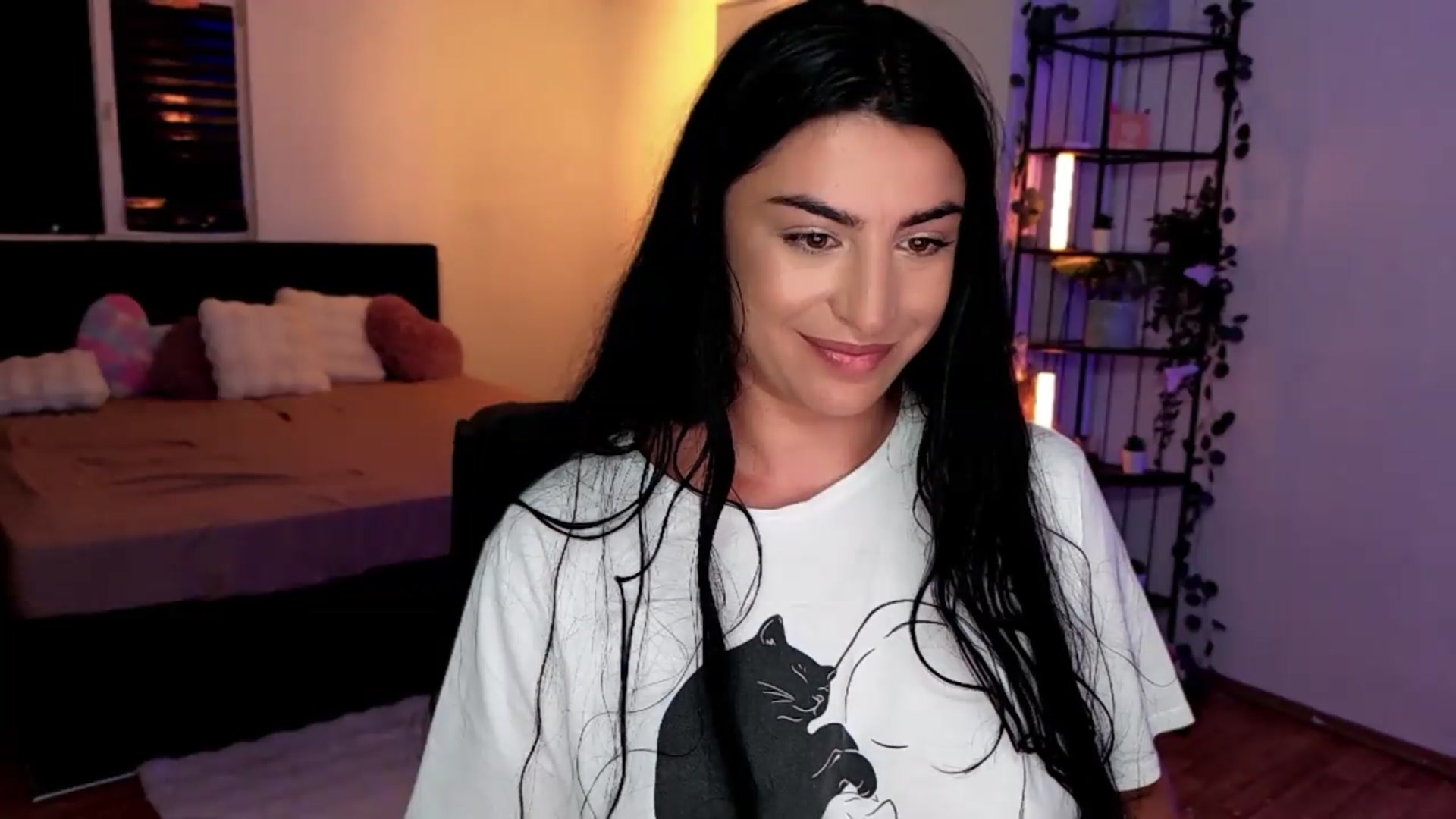 Gallery image thumbnail from Amystique's myfreecams stream on, 06/25/2026, 20:20 image 7 of 20