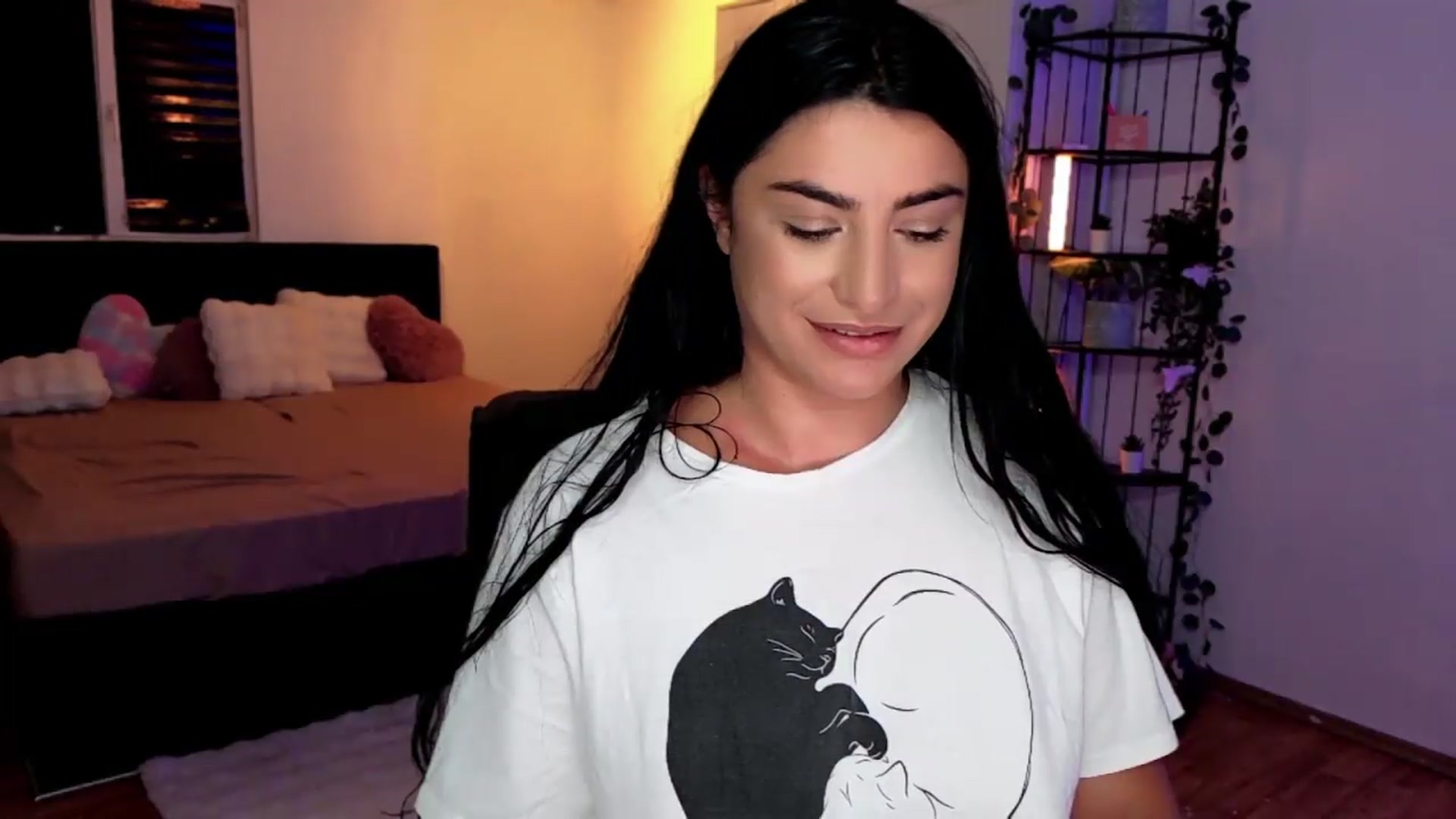 Gallery image thumbnail from Amystique's myfreecams stream on, 06/25/2026, 20:20 image 6 of 20