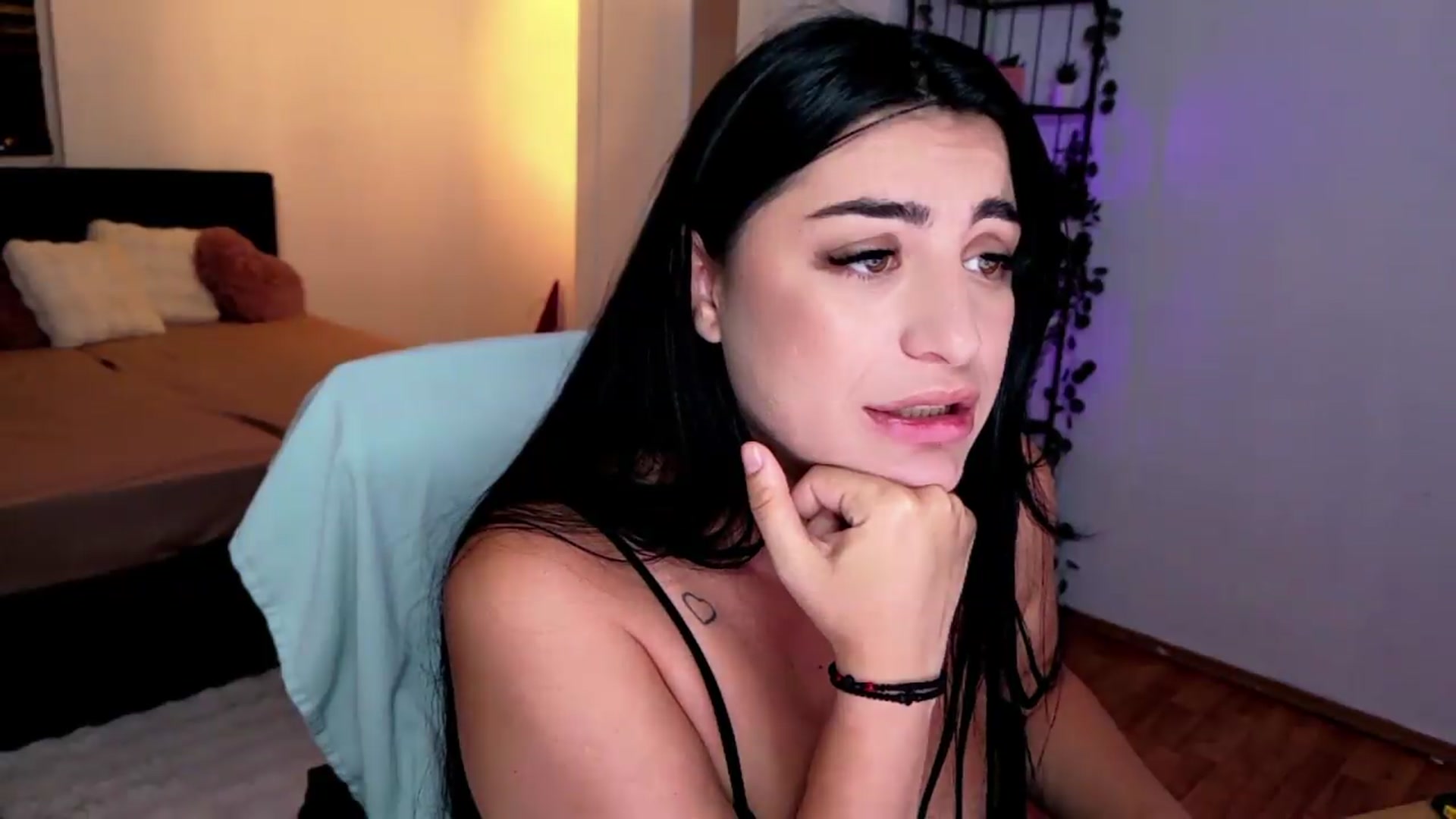 Gallery image thumbnail from Amystique's myfreecams stream on, 06/29/2026, 24:35 image 7 of 20
