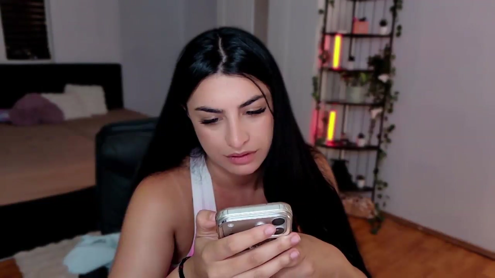 Gallery image thumbnail from Amystique's myfreecams stream on, 06/30/2026, 24:01 image 12 of 20