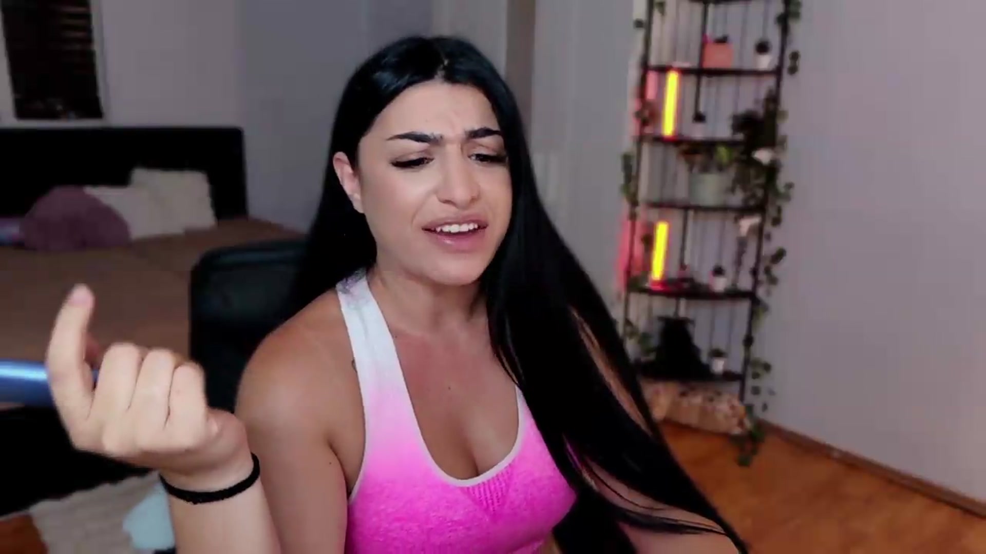 Gallery image thumbnail from Amystique's myfreecams stream on, 06/30/2026, 24:01 image 8 of 20