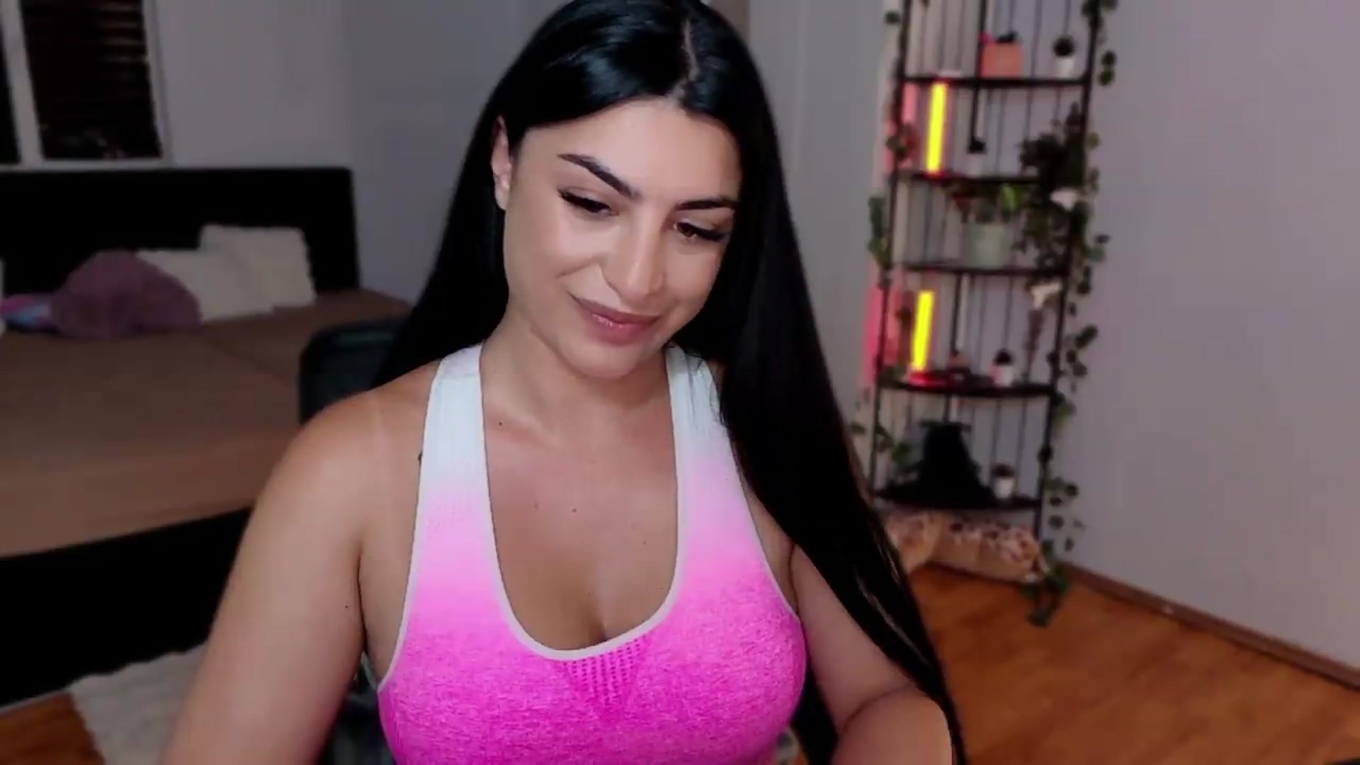Gallery image thumbnail from Amystique's myfreecams stream on, 06/30/2026, 24:01 image 17 of 20