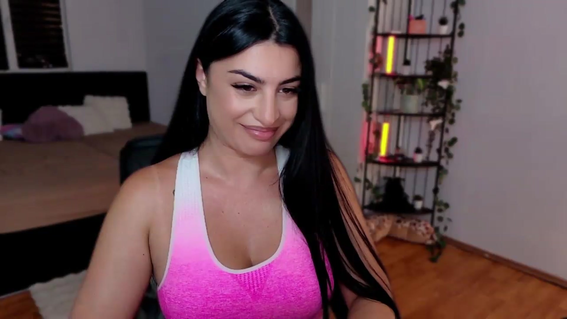 Gallery image thumbnail from Amystique's myfreecams stream on, 06/30/2026, 24:01 image 18 of 20