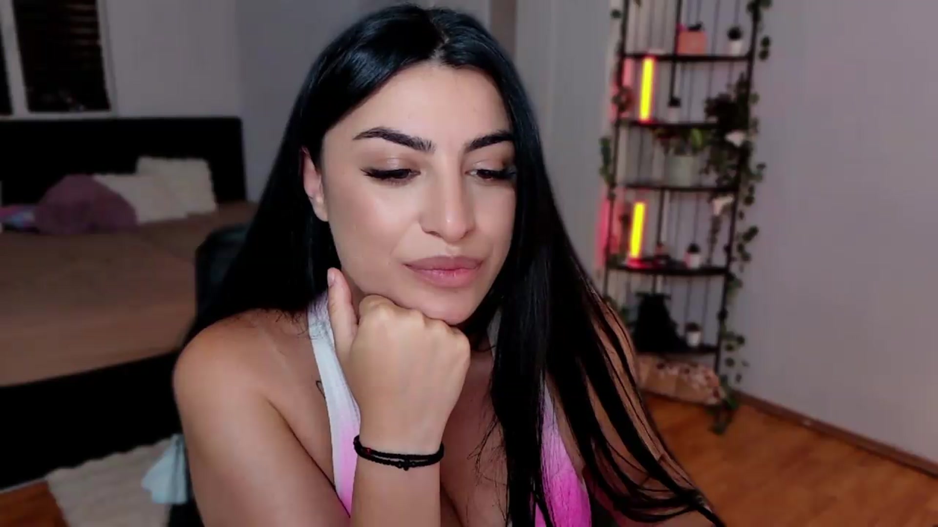 Gallery image thumbnail from Amystique's myfreecams stream on, 06/30/2026, 24:01 image 19 of 20