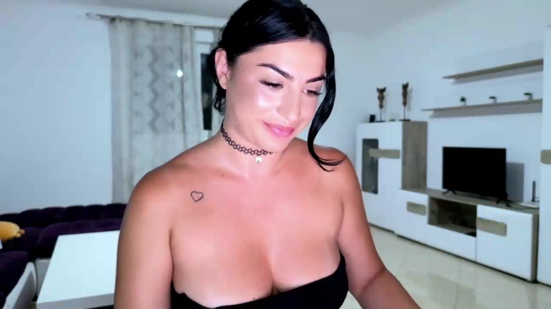 Gallery image thumbnail from Amystique's myfreecams stream on, 07/17/2026, 01:47 image 18 of 20