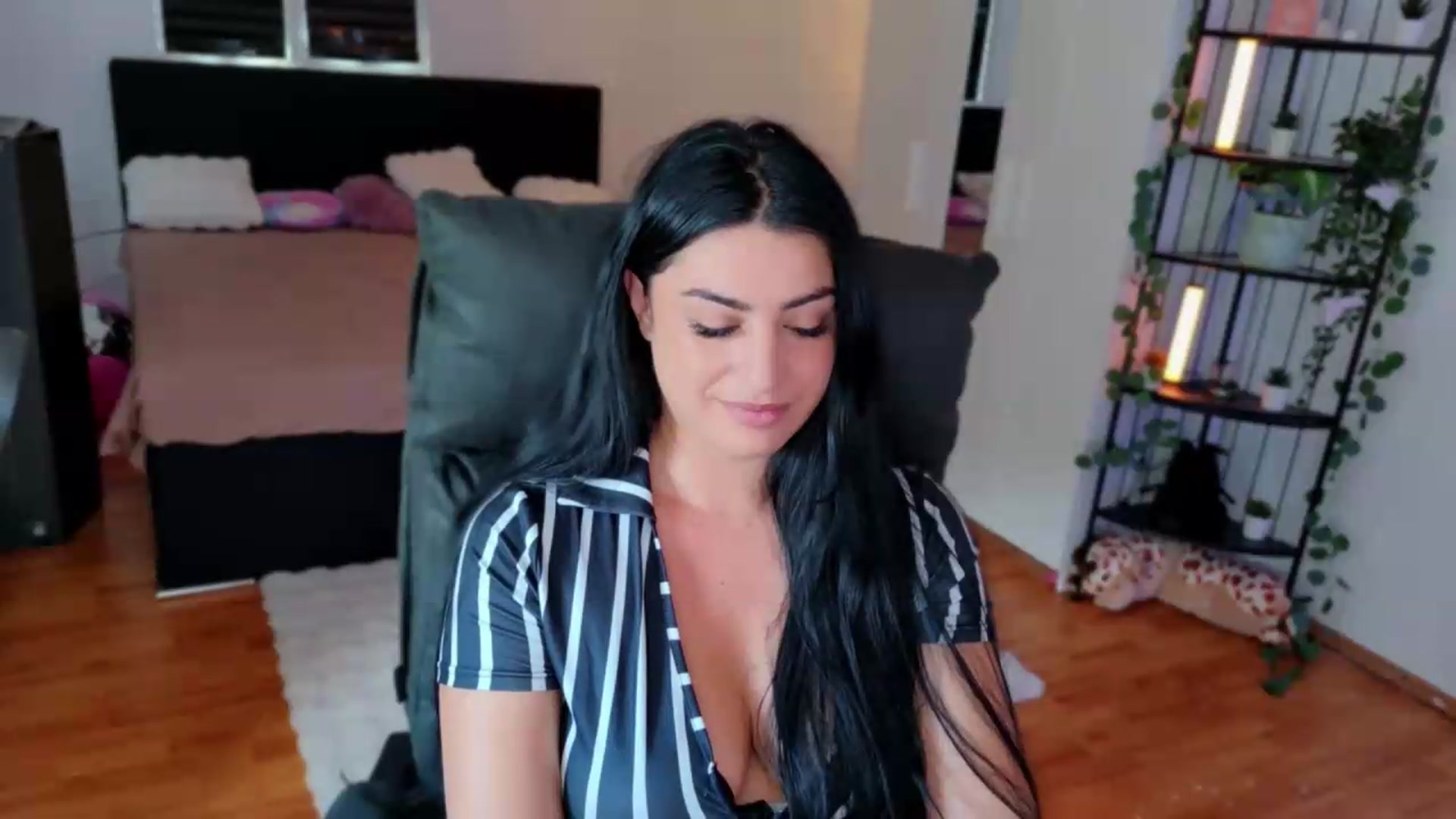 Gallery image thumbnail from Amystique's myfreecams stream on, 07/28/2026, 13:53 image 19 of 20