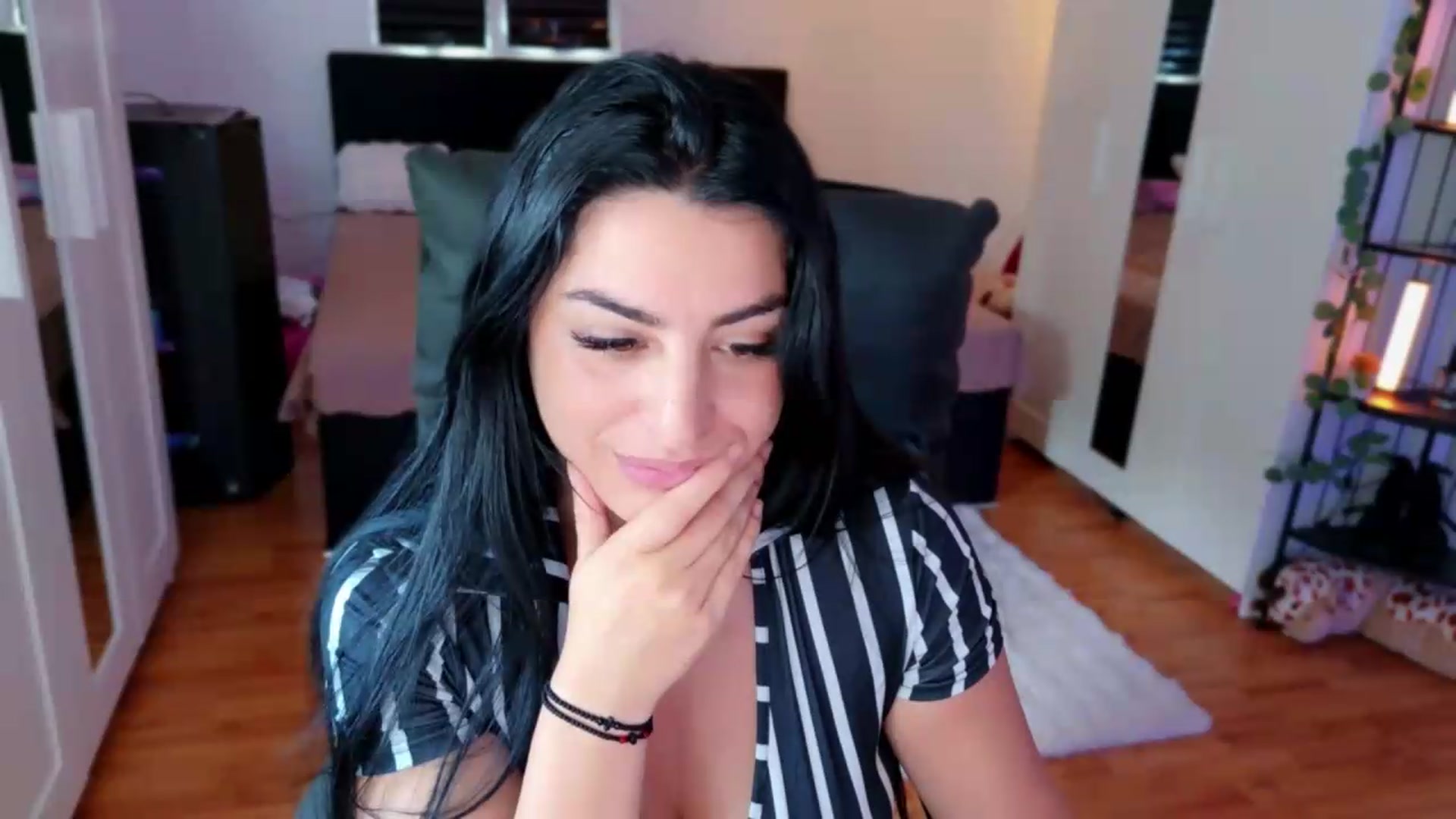 Gallery image thumbnail from Amystique's myfreecams stream on, 07/28/2026, 13:53 image 7 of 20