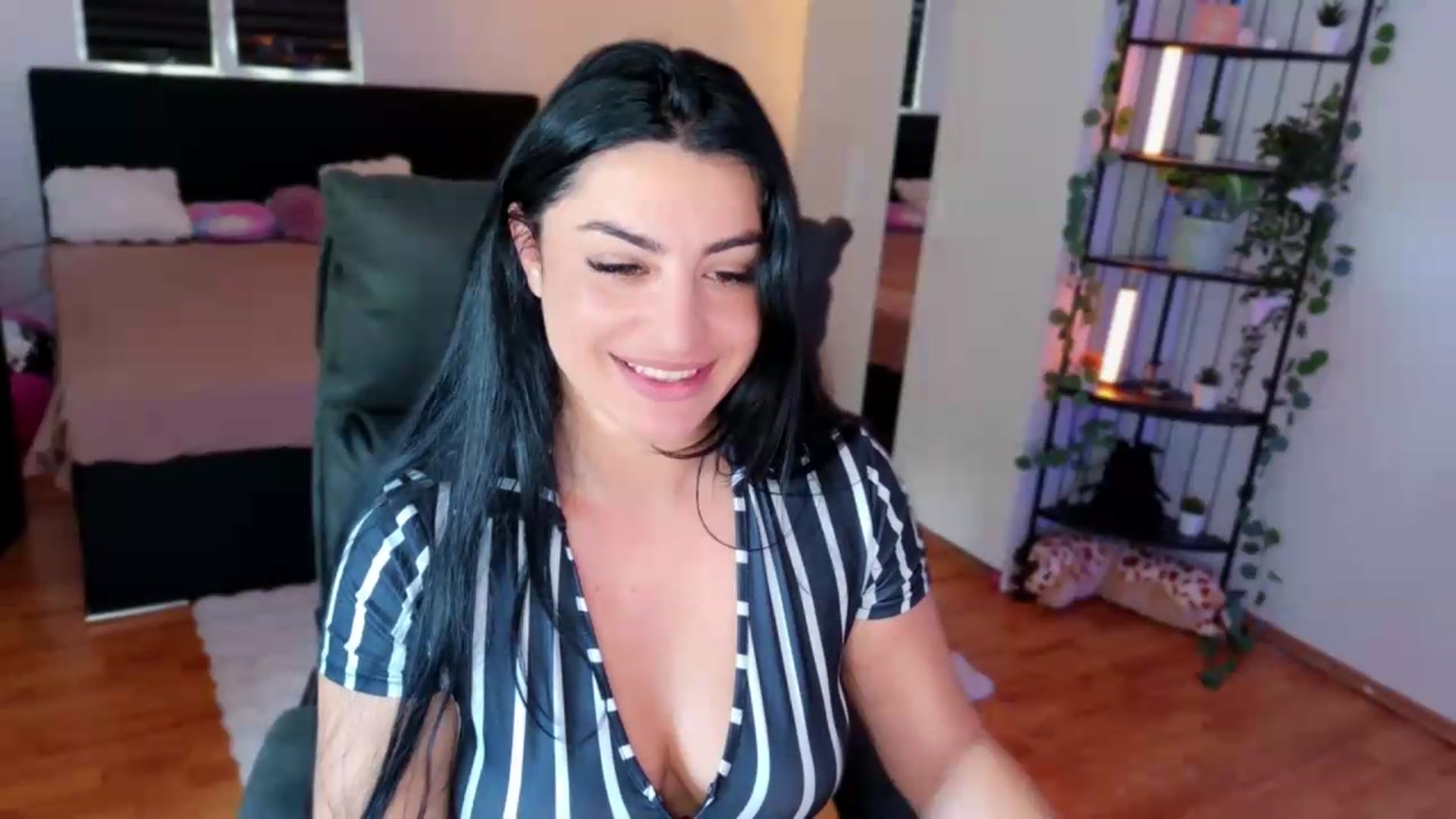 Gallery image thumbnail from Amystique's myfreecams stream on, 07/28/2026, 13:53 image 8 of 20