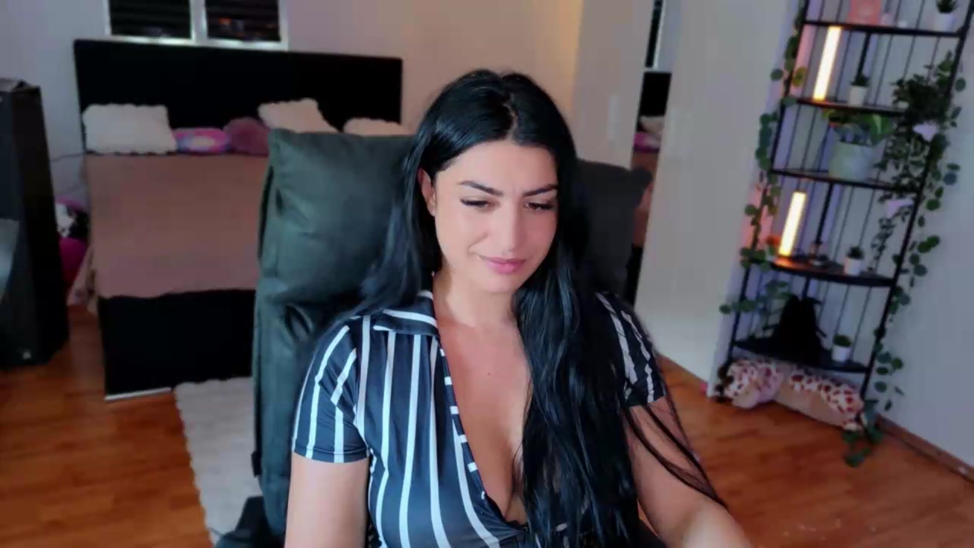 Gallery image thumbnail from Amystique's myfreecams stream on, 07/28/2026, 13:53 image 17 of 20